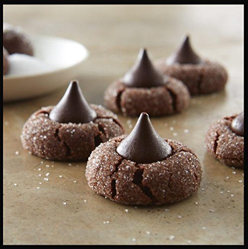 Hershey's Kisses Dark Chocolate Candy - 36.5 Ounce Bulk Bag for Baking, Gifts & Parties | Rich Cocoa Flavor for Desserts, Snacks & Holiday Treats