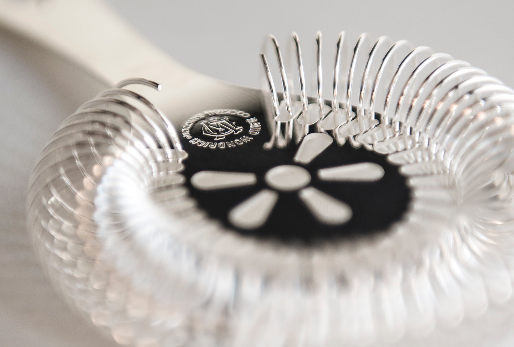 Premium LINDLEY PICK™ Cocktail Strainer - Silver Plated Bar Tool for Mixing, Filtering & Serving Classic Cocktails | Perfect for Home Bars, Professional Bartending & Cocktail Parties