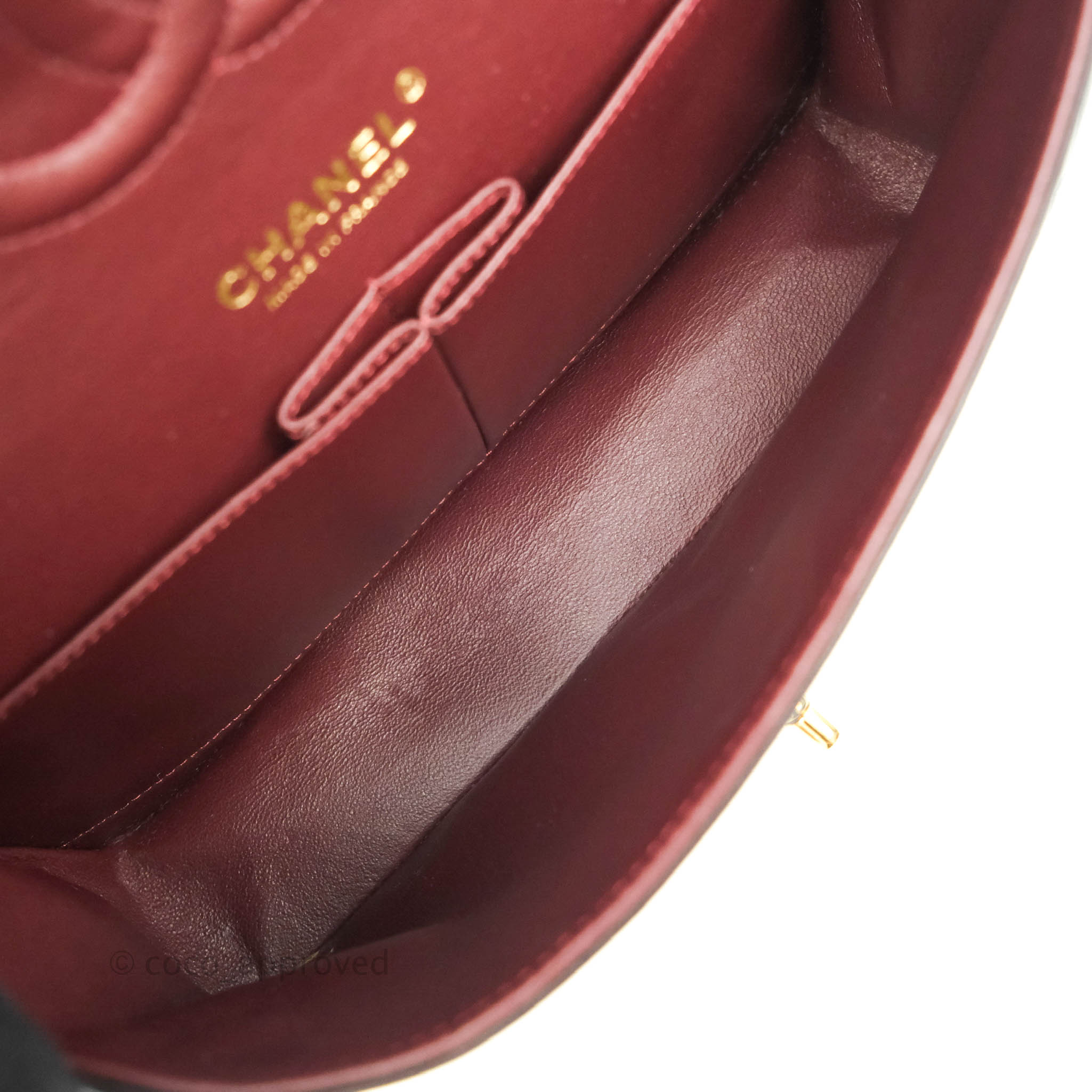 Chanel Classic Medium Double Flap Bag in Black Lambskin Leather with Gold Hardware - Luxury Handbag for Women, Perfect for Work, Evening Events & Special Occasions