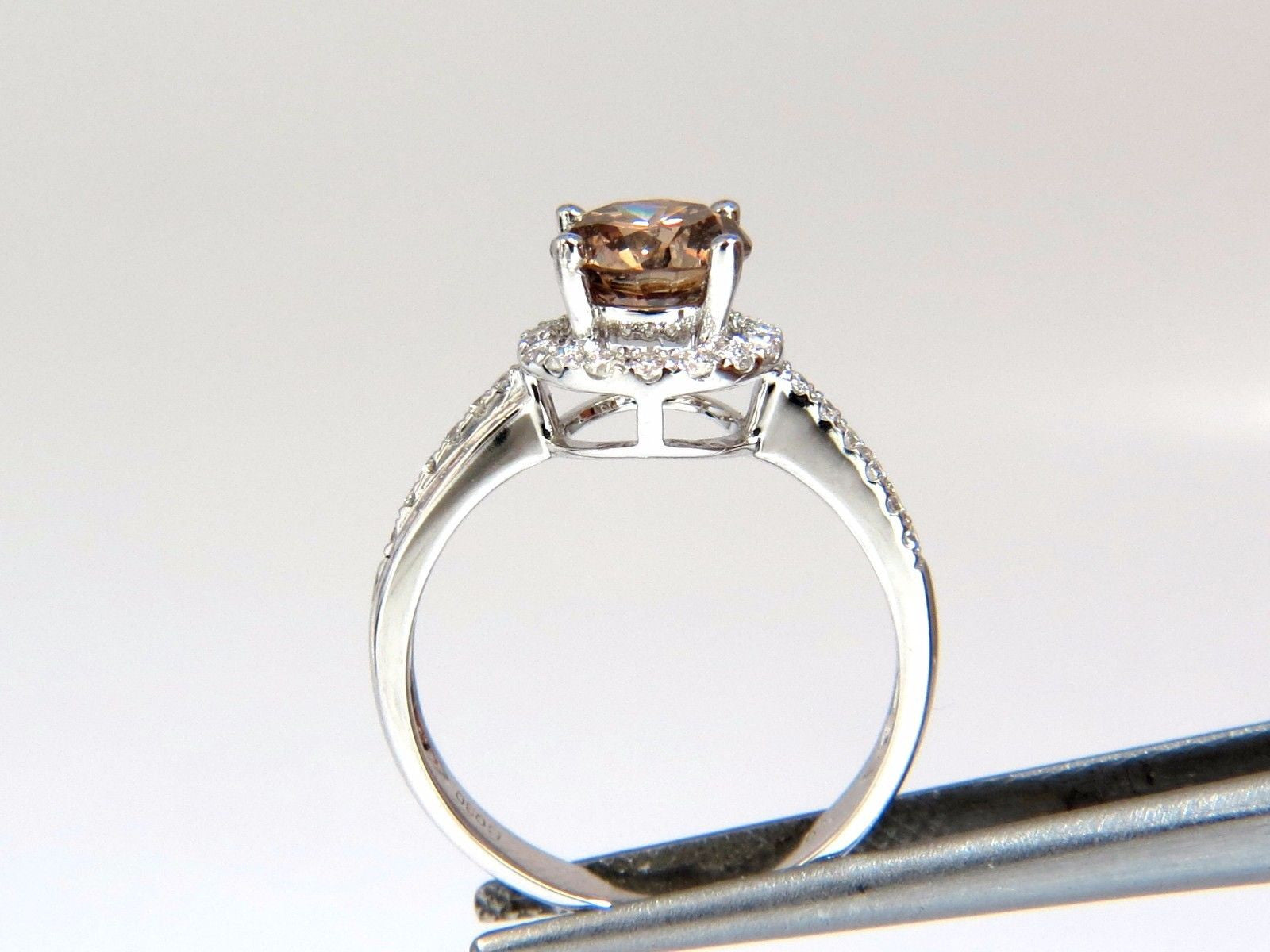 1.78ct Natural Fancy Vivid Orange Brown Diamond Ring in 18K Gold - Elegant Jewelry for Weddings, Anniversaries & Special Occasions