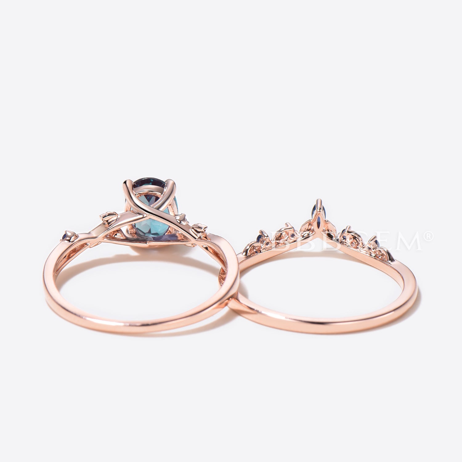 Twisted Vine Oval Color Changing Alexandrite Ring with Leaf Design & Blue Sapphire Accents – Perfect for Weddings, Anniversaries, and Special Occasions