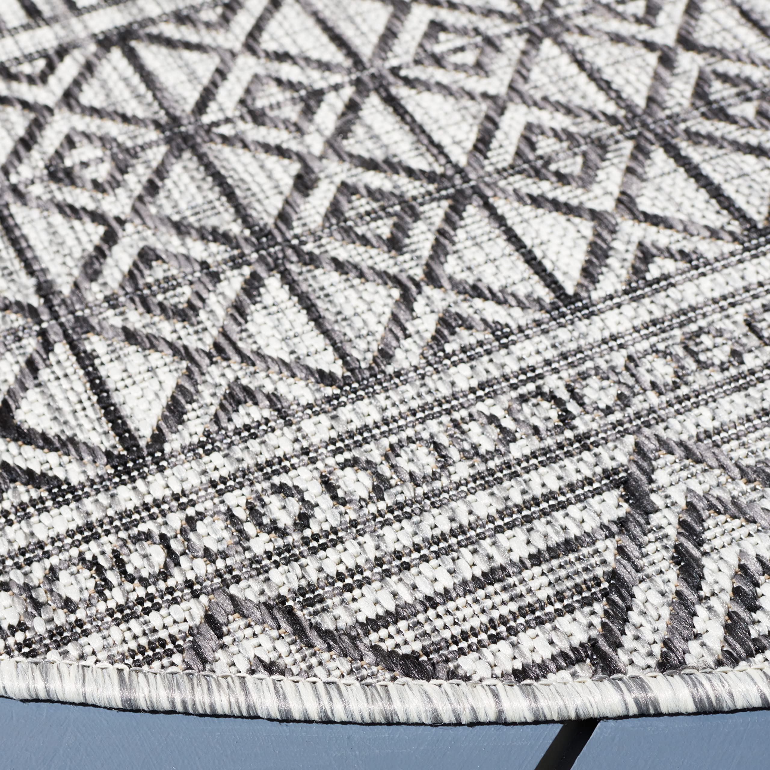 SAFAVIEH Courtyard Collection 7'1