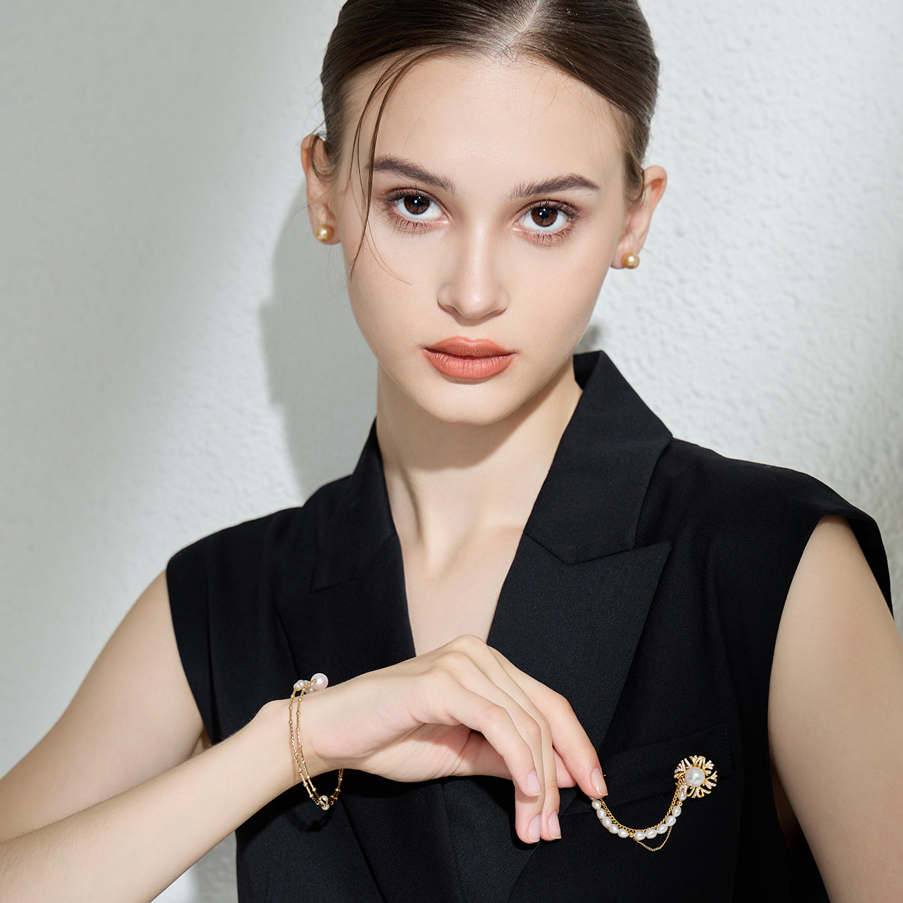 18K Solid Gold Akoya Pearl Bracelet for Women - Elegant Pearl Jewelry Gift for Anniversary, Birthday & Special Occasions | KB00018
