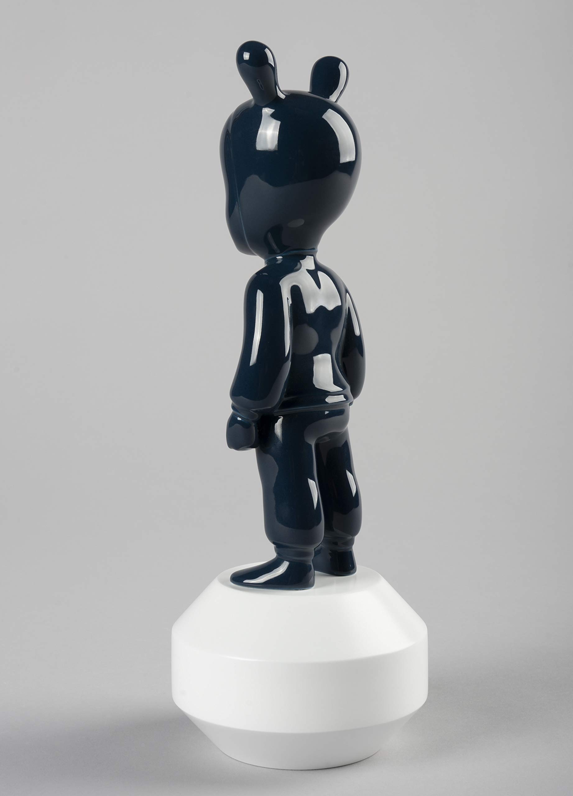 LLADRÓ The Dark Blue Guest Figurine - Handcrafted Porcelain Collectible Statue | Small Decorative Home Accent for Living Room, Bookshelf & Gift Giving