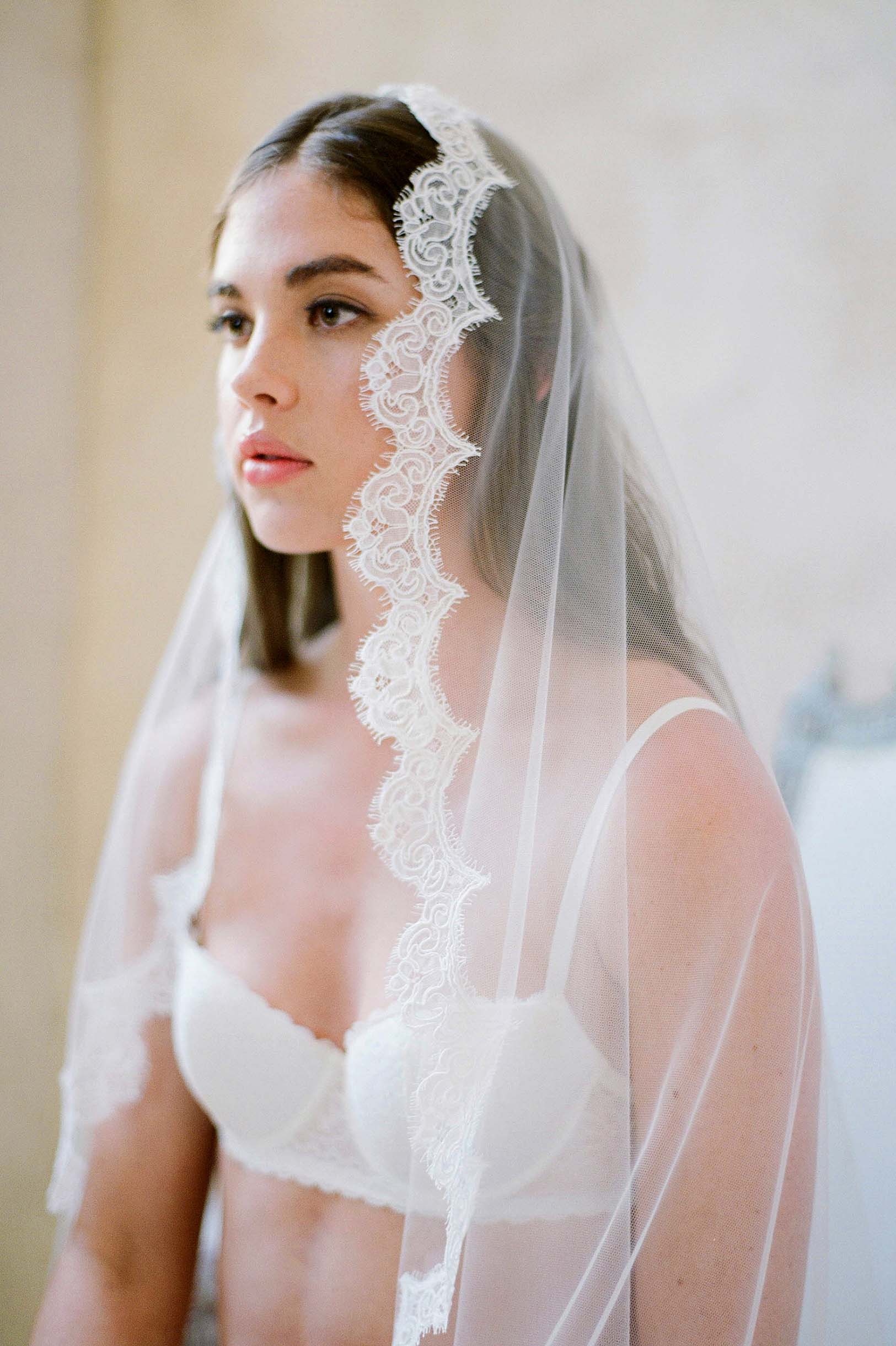 Amelie Lux French Lace Scallop Mantilla Veil - Elegant Bridal Headpiece for Weddings, Church Ceremonies & Special Occasions