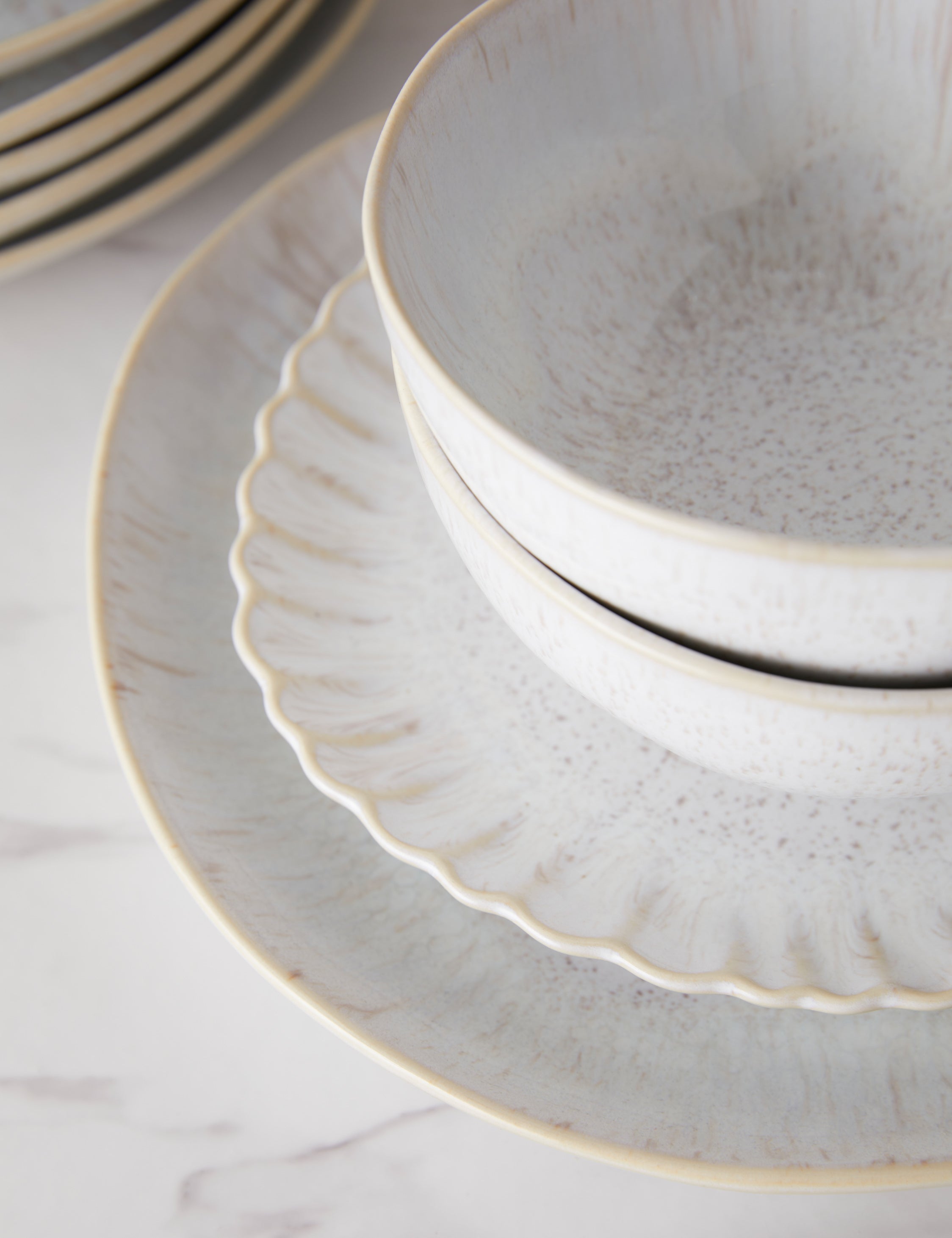 Casafina 18-Piece Dinnerware Set - Elegant Eivissa and Mallorca Style Porcelain Plates, Bowls & Cups - Perfect for Family Dinners, Parties & Restaurant Use