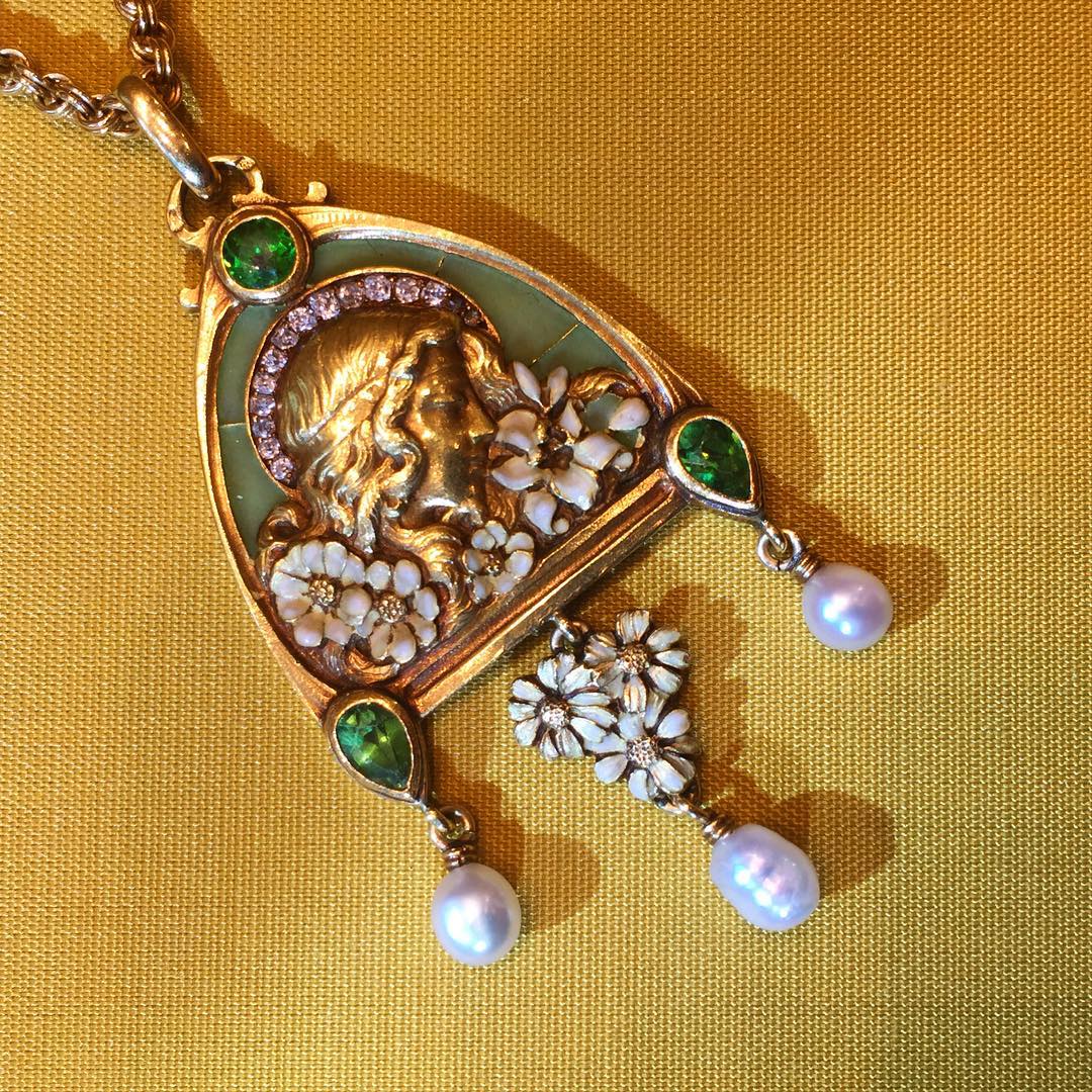 Exquisite Plique à Jour Enamel 