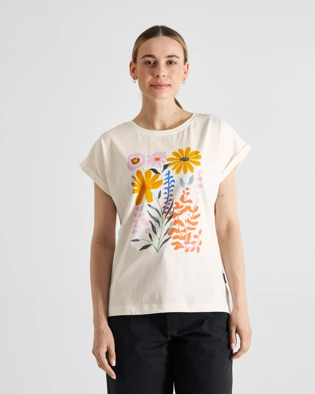 Visby Summer Flowers Graphic T-Shirt - Casual Cotton Tee for Women & Men - Perfect for Beach Vacations, Summer Outings, and Casual Wear