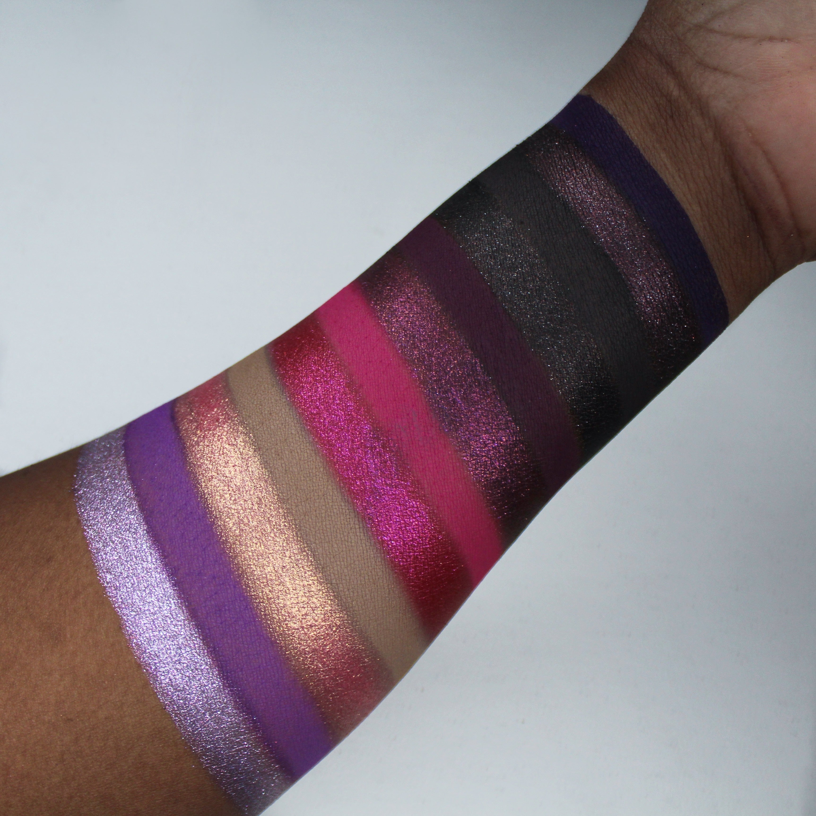 Best Eyeshadow Palette for Under Eye Beauty - Long Lasting & Pigmented Makeup for Daily Use & Special Occasions