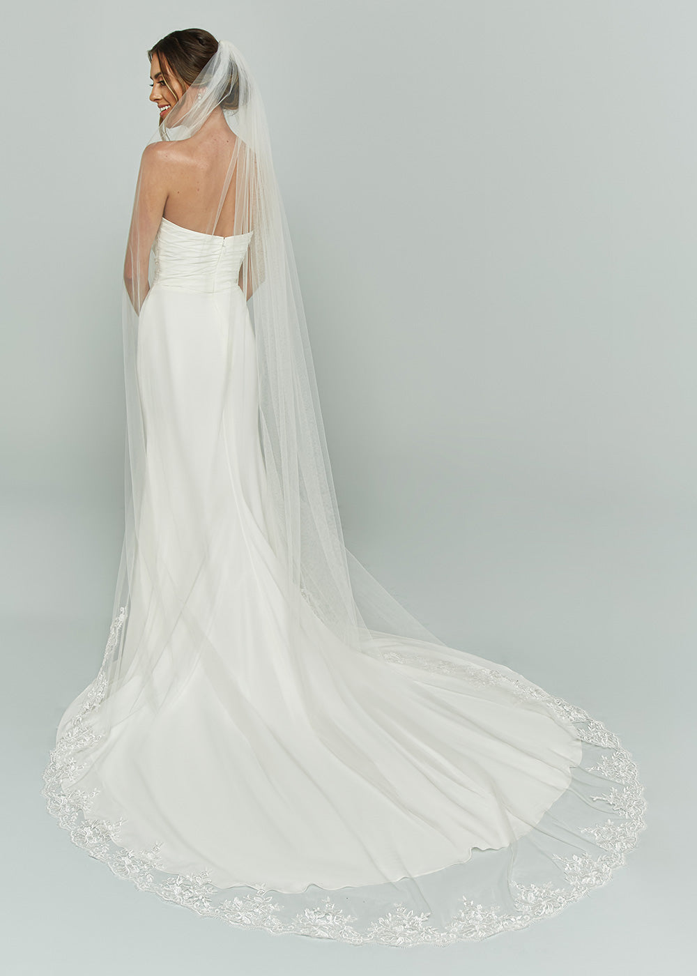 Elegant V1015 Cathedral Wedding Veil with Delicate Lace Appliques - Perfect for Bridal Gowns, Church Ceremonies & Romantic Photoshoots