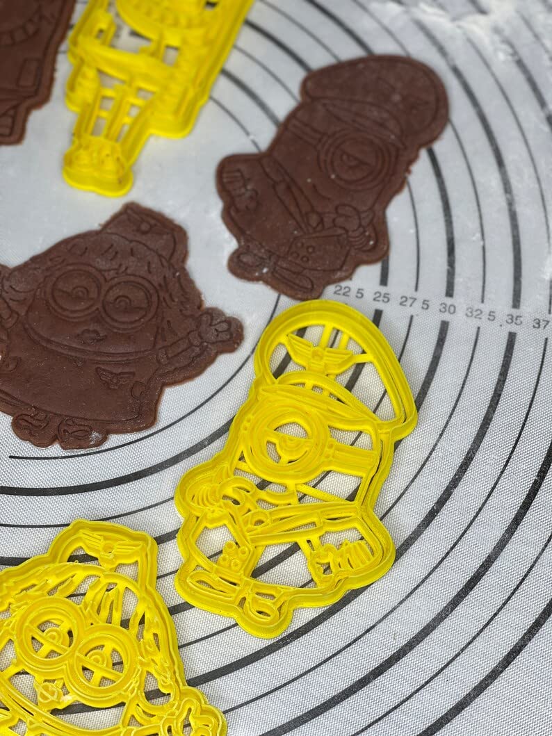 High-Quality Set of 5 Minions Cookie Cutters - Gru, Kevin, Stuart & Otto - 3D Kitchen Art Baking Molds | Perfect for Kids Birthday Parties, Movie-Themed Desserts & DIY Cookie Decorating