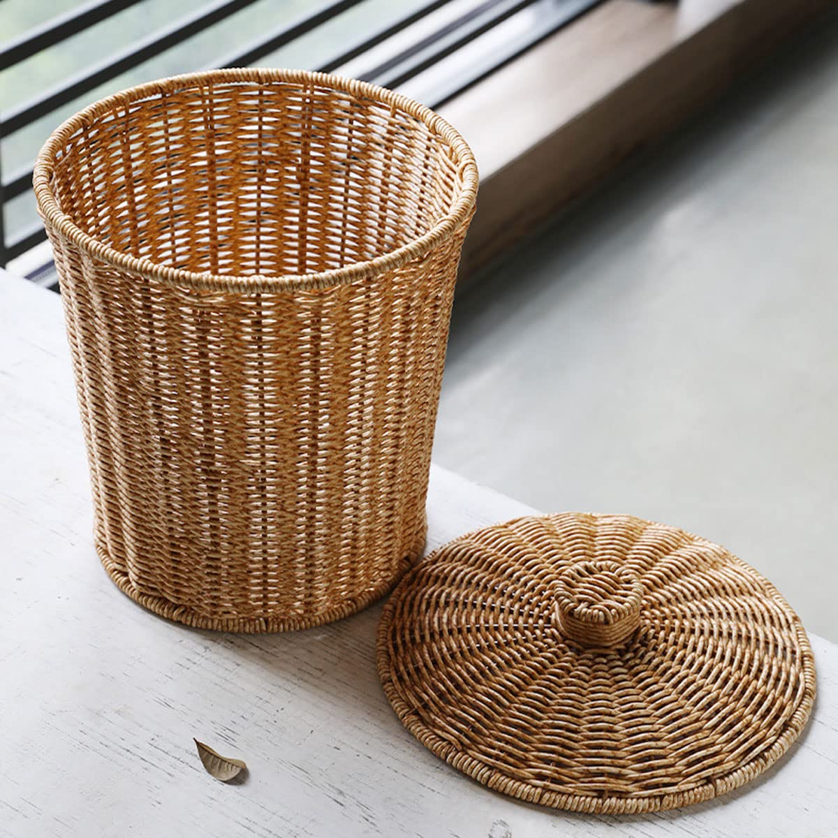 Khaki Round Storage Basket with Lid - Creative Rattan Style Organizer for Home, Office & Bathroom - Multipurpose Storage Bucket for Sundries & Closet Organization (Brown)