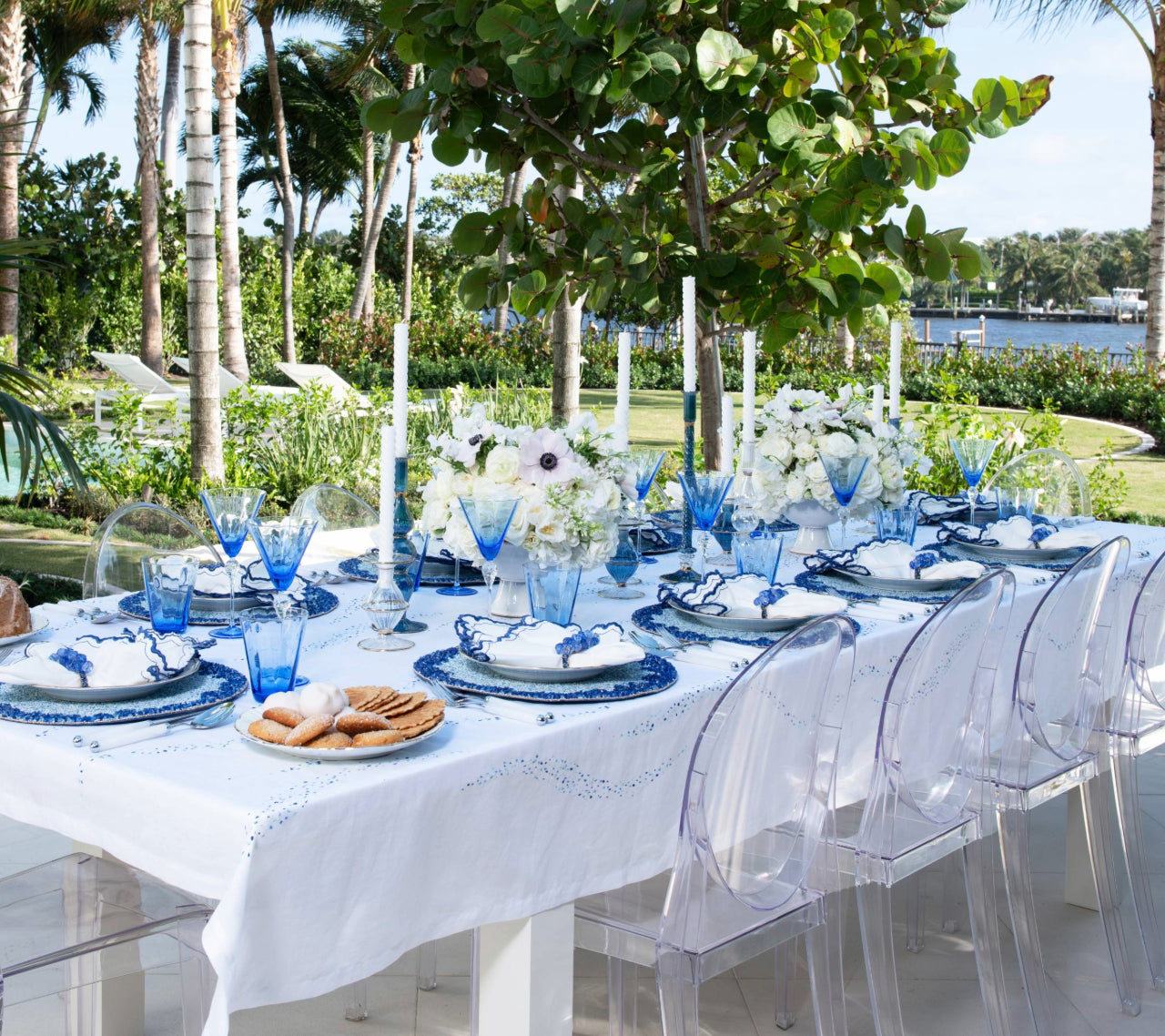 Premium White & Blue Pin Dot Tablecloth - Elegant Dining & Party Decor for Weddings, Holidays & Home Entertaining