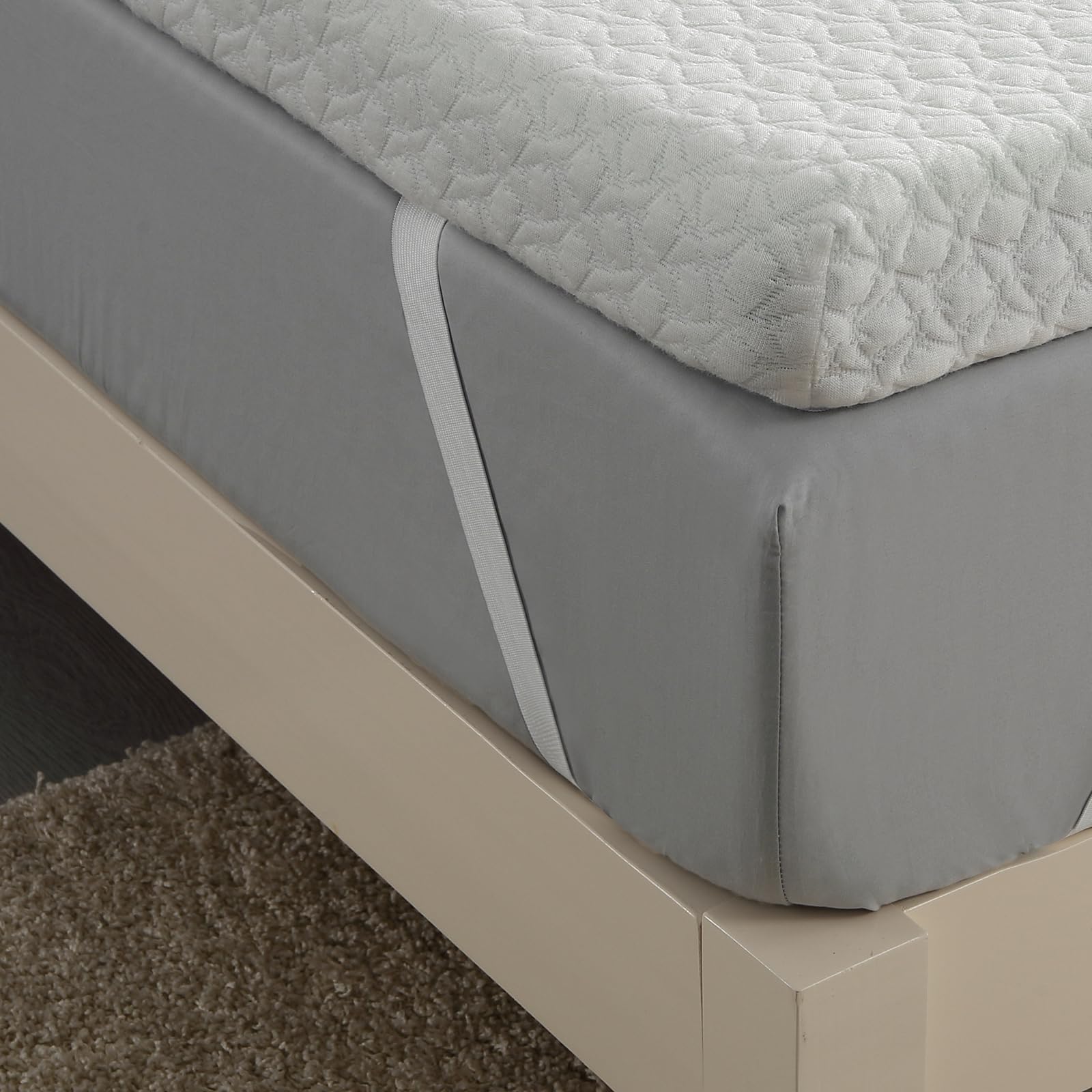 GARVEE 3 Inch Queen Size Memory Foam Mattress Topper - Medium Firm Support with Breathable Bamboo Cover, 2-Layer Cooling Bed Topper in White | Perfect for Back Pain Relief, Guest Beds & Enhancing Sleep Comfort