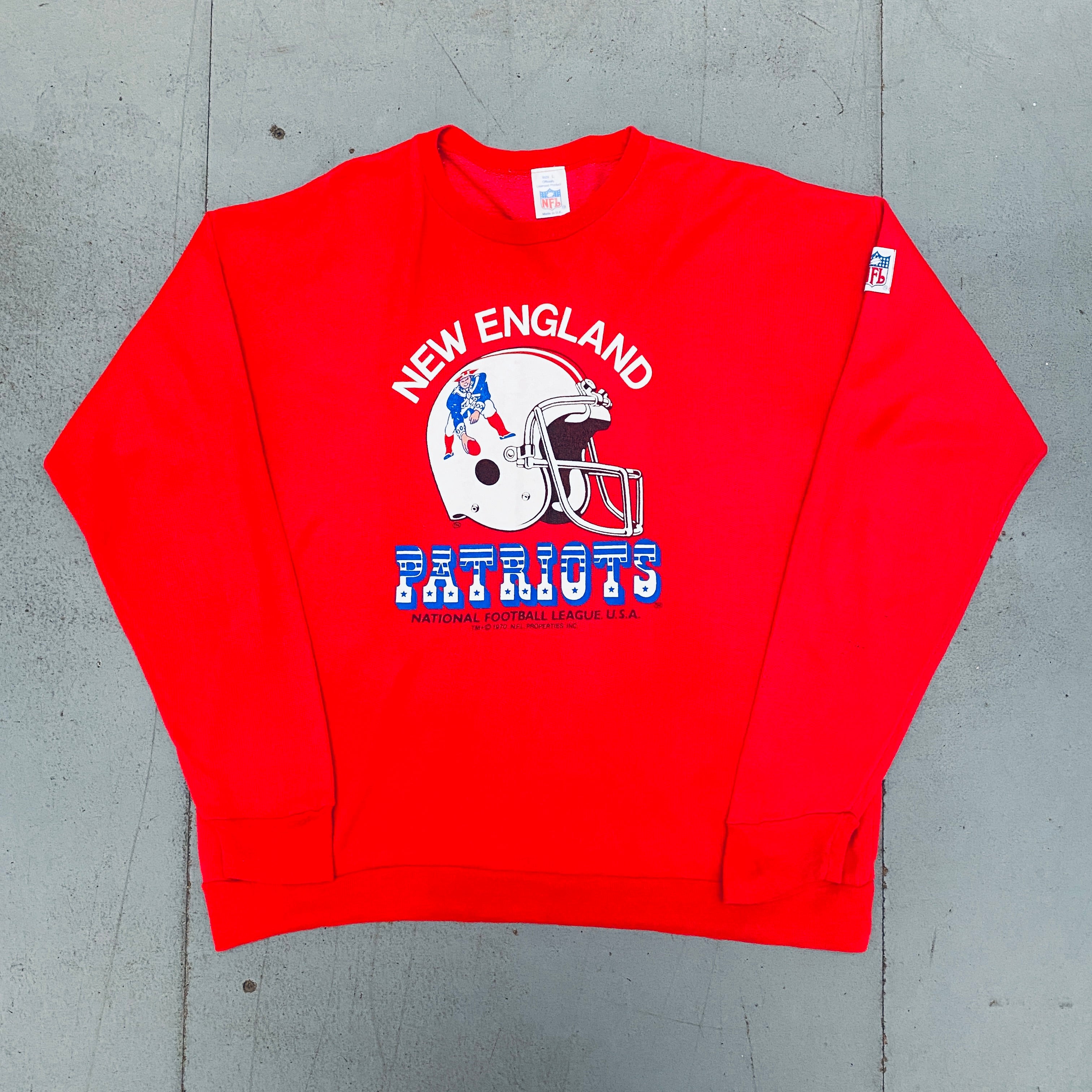 New England Patriots 1970 Vintage Graphic Spellout Sweatshirt - Large Size - Retro NFL Fan Gear for Game Day & Casual Wear