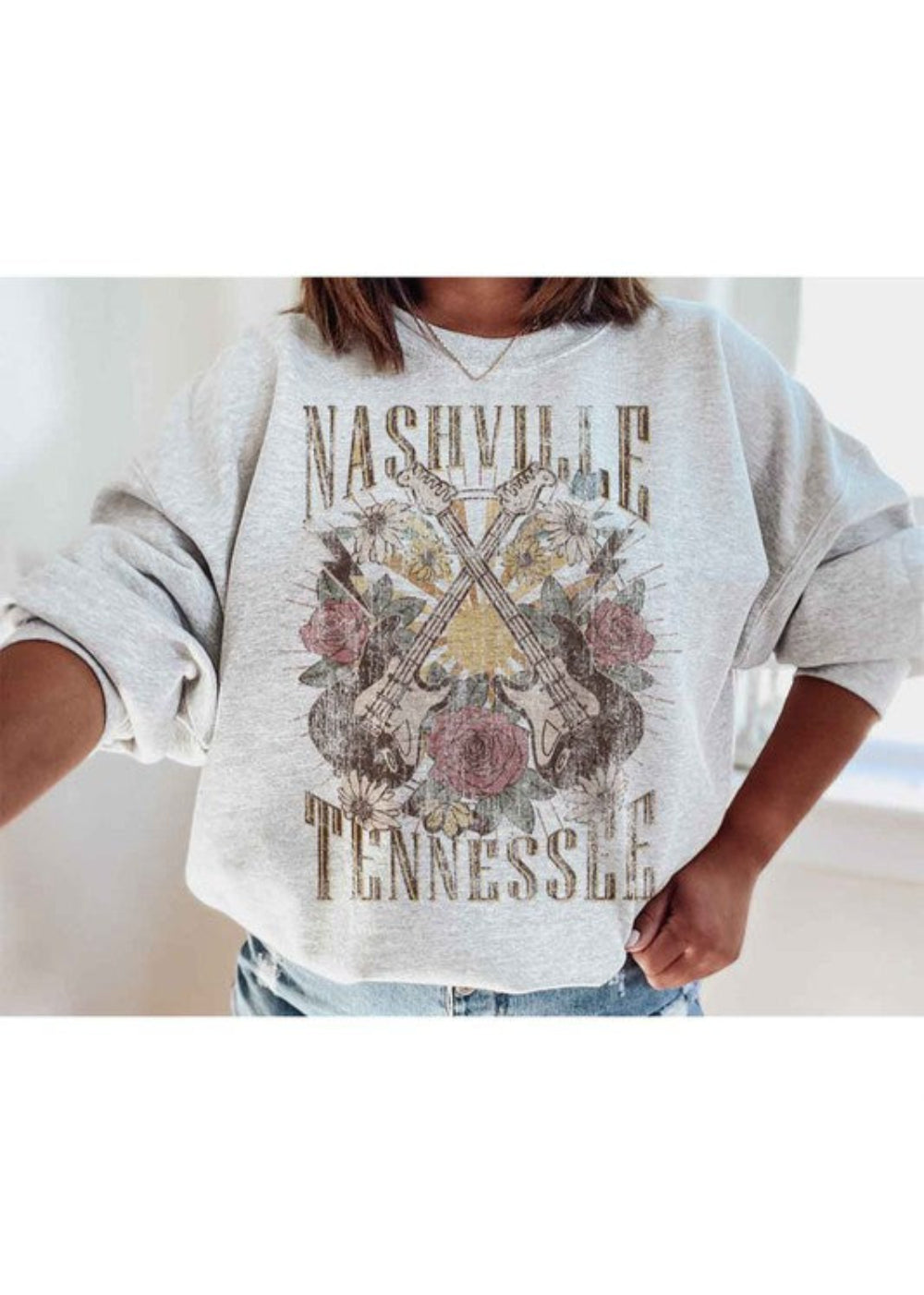 Nashville Tennessee Graphic Sweatshirt for Women - Curvy Fit Plus Size Pullover - Perfect for Casual Outings & Travel Souvenirs