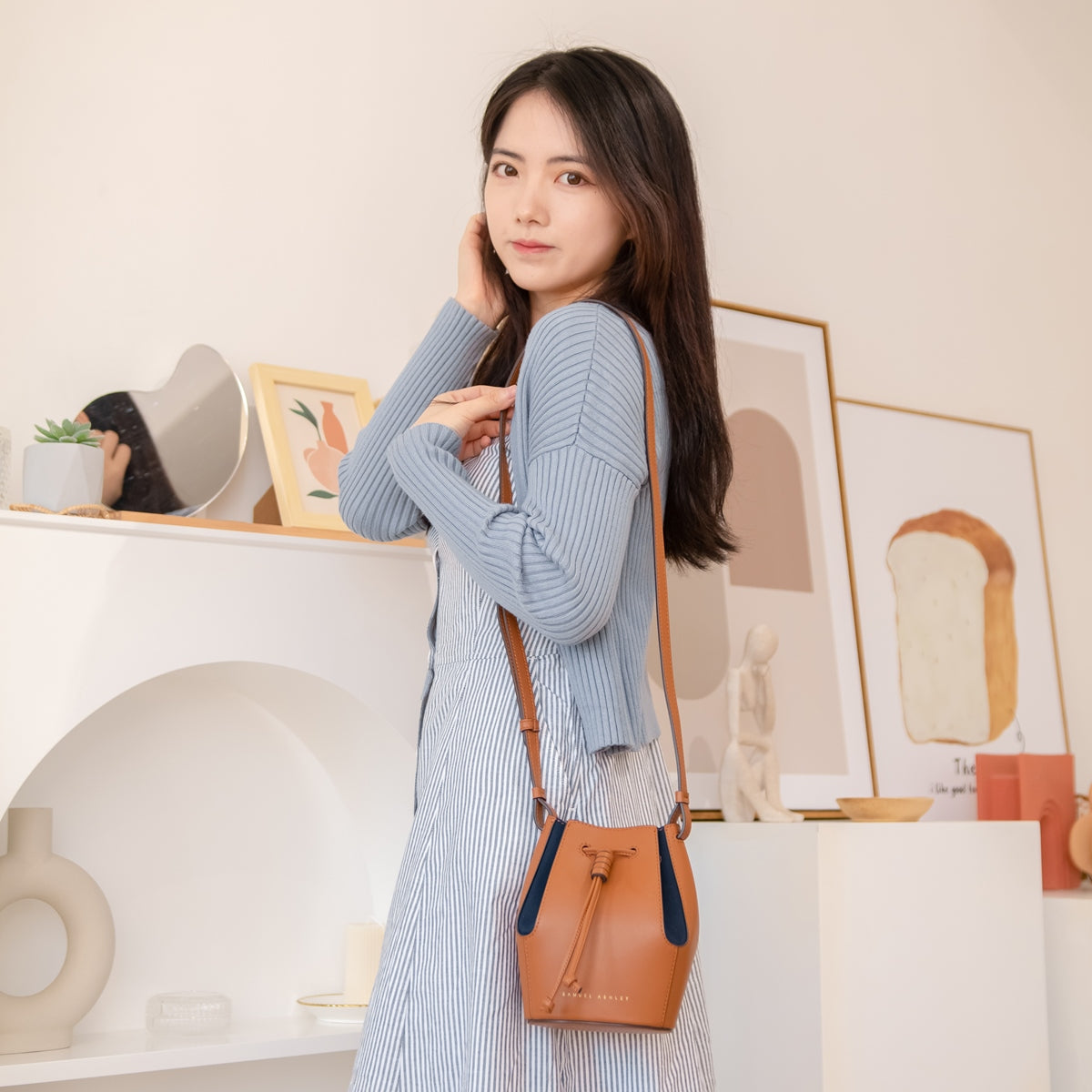 Mini Chantal Drawstring Leather Bag - Stylish & Compact Crossbody Purse for Women, Perfect for Everyday Use, Travel & Date Nights