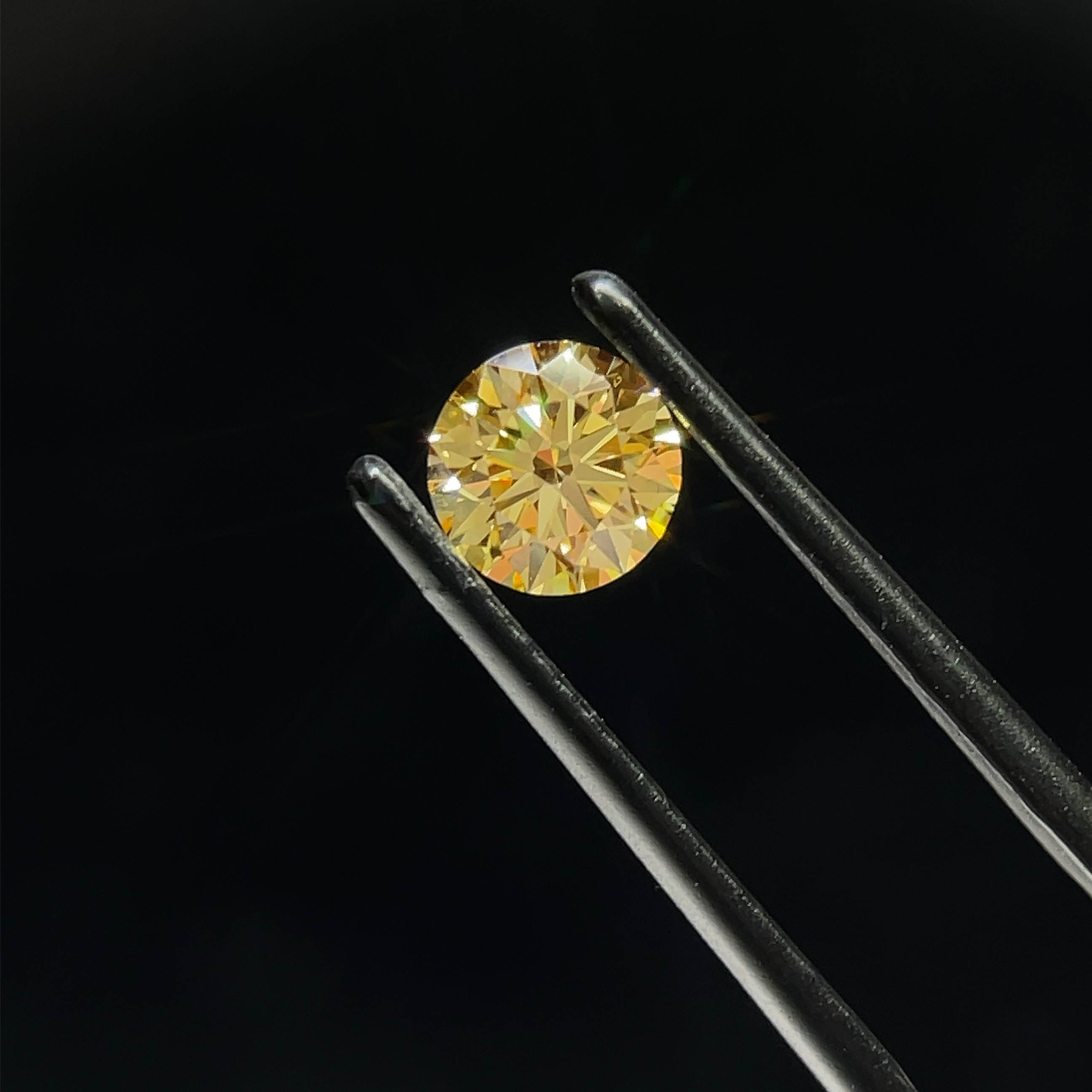 0.73 Carat Round Lab Grown Diamond - GIA Certified, Eco-Friendly & Conflict-Free - Perfect for Engagement Rings, Wedding Bands & Anniversary Jewelry