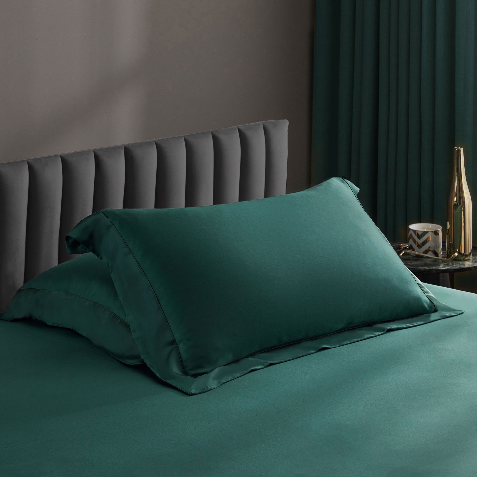 Premium TENCEL™ LF Emerald Green Quilt Cover Set - Luxurious Bedding for Master Suite & Guest Room - Soft Breathable Fabric for All-Season Comfort
