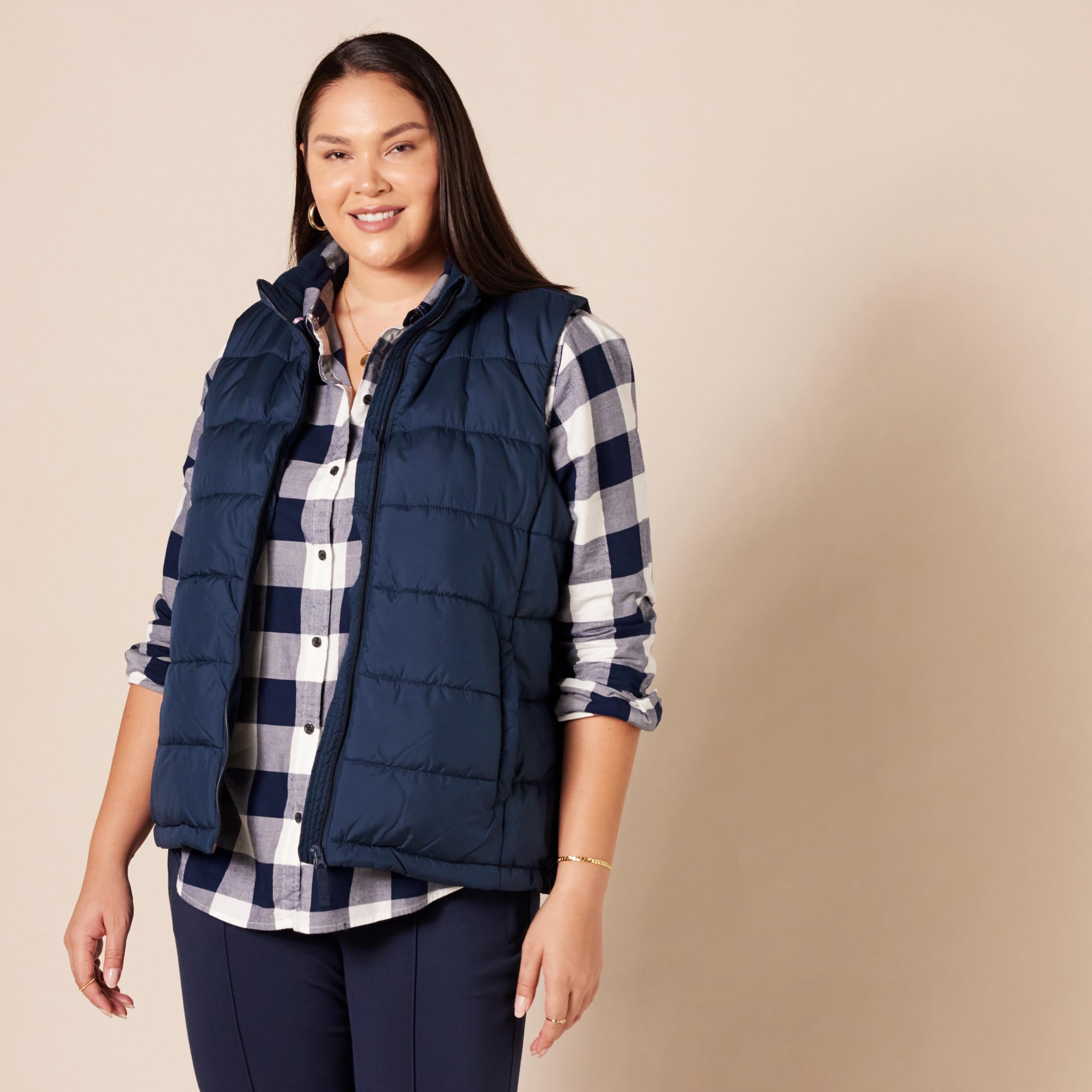Amazon Essentials Women's Mid-Weight Puffer Vest - Lightweight Quilted Down Alternative Jacket for Outdoor Activities, Hiking & Casual Wear