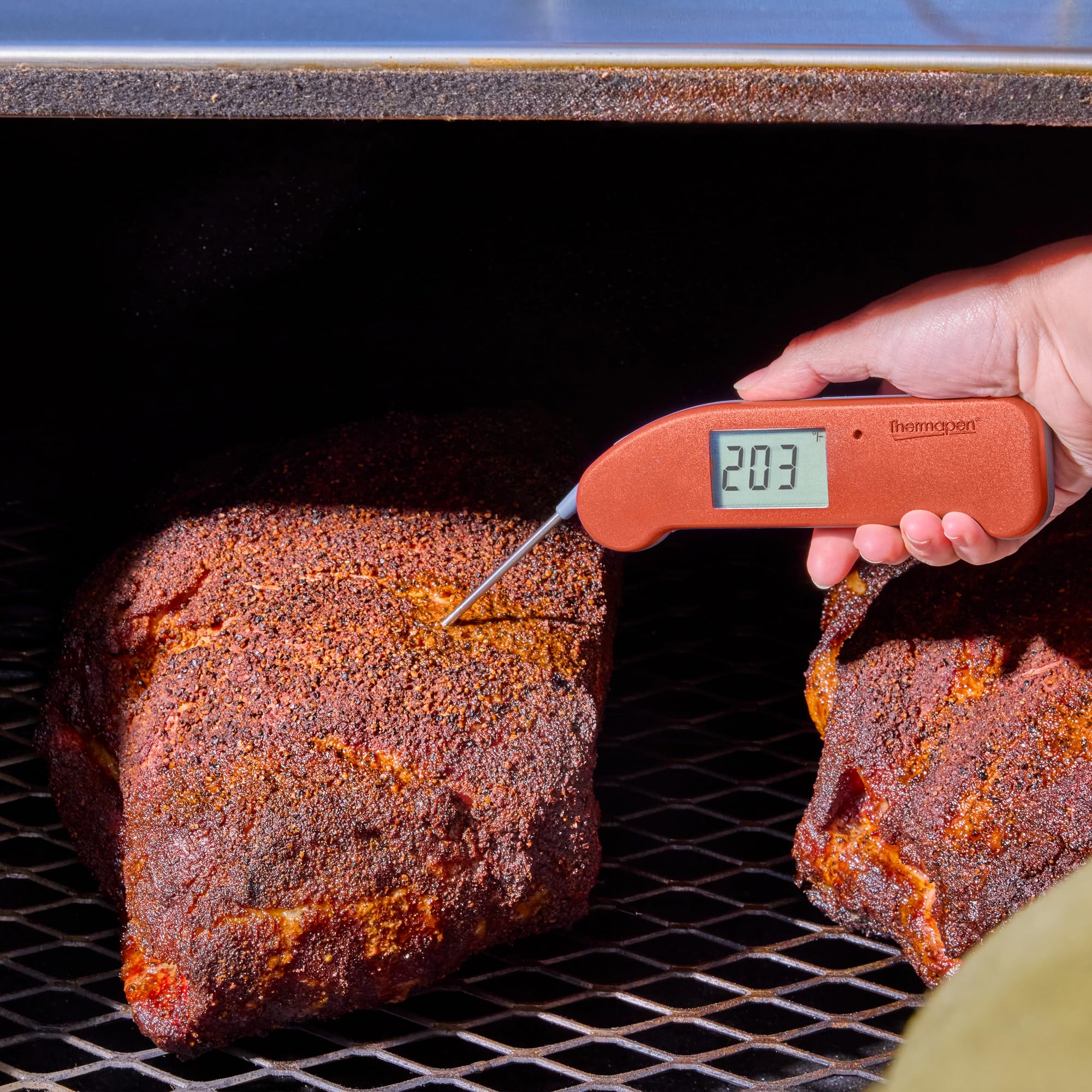 ThermoWorks Thermapen ONE - Fast & Accurate Instant-Read Digital Meat Thermometer for Cooking, Grilling, BBQ, Baking - Professional Kitchen Tool for Chefs & Home Cooks