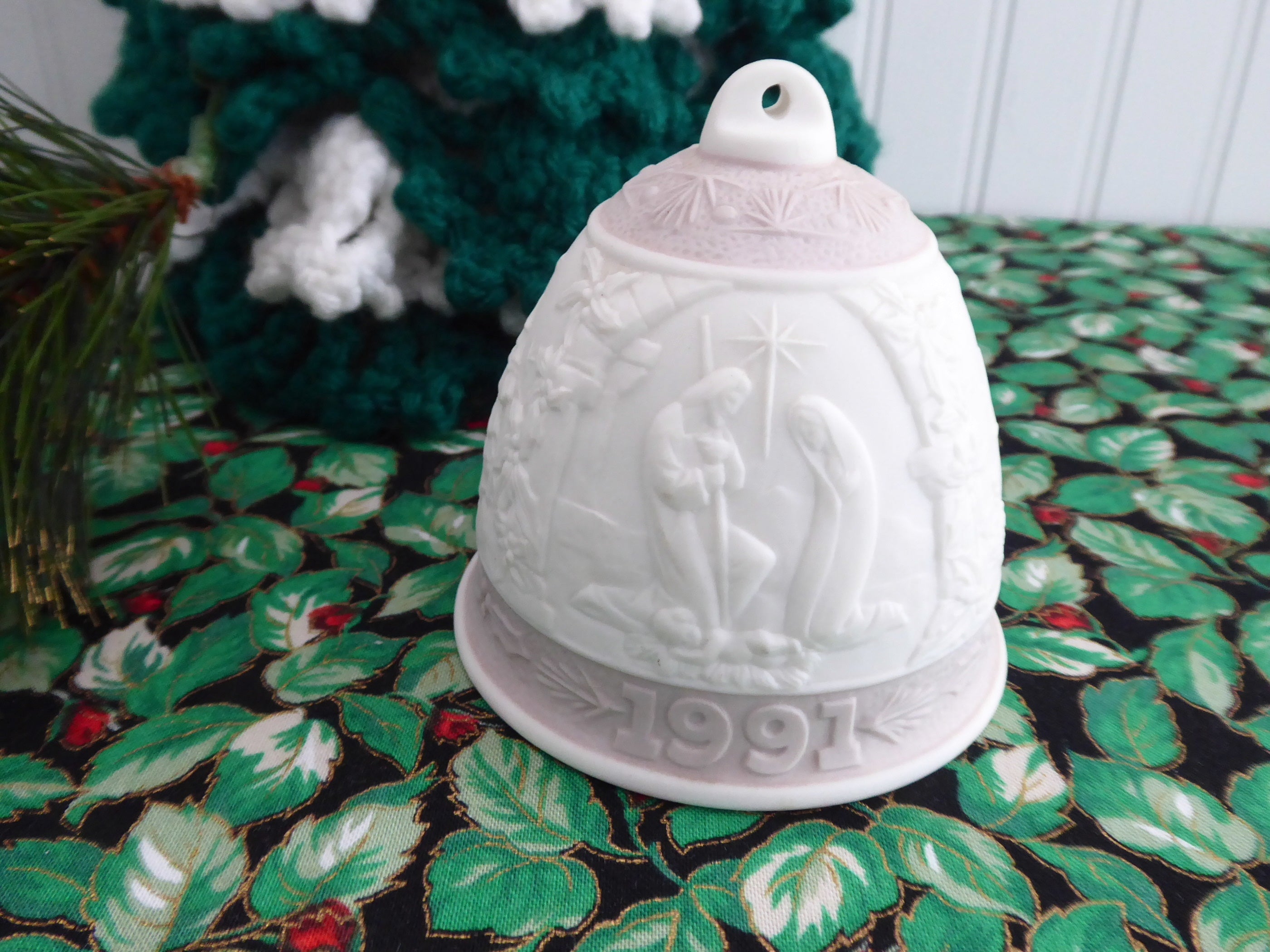 Lladro Christmas Bell 1991 - Nativity Snow Scene with Lavender Christmas Star - Annual Collectible Holiday Ornament in Original Box - Perfect for Christmas Tree Decorations & Holiday Gift Giving
