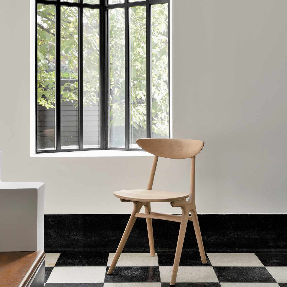 Modern Eye Dining Chair - Mid-Century Style Wooden Accent Chair for Kitchen, Dining Room & Office - Comfortable & Stylish Home Decor
