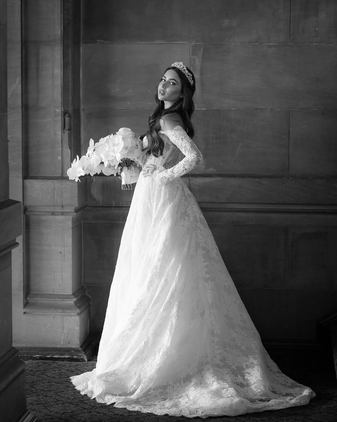 Elegant Wedding Tiara for Bride - Sparkling Rhinestone Bridal Crown | Perfect for Weddings, Prom, Pageants & Special Occasions