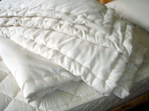 Holy Lamb Organics All-Season Wool Comforter - Hypoallergenic, Temperature Regulating, Extra Warmth & Comfort for Cozy Sleep - Perfect for Cold Nights, Bedroom Upgrade, and Luxury Home Decor
