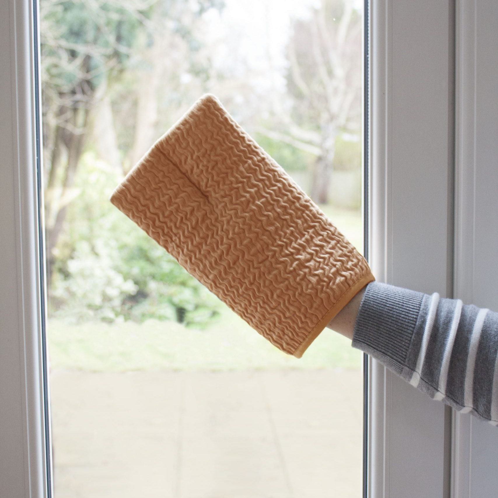 E CLOTH Window Cleaning Mitt - Microfiber Glass Cleaning Glove for Streak-Free Shine - Perfect for Home, Office, and Car Windows
