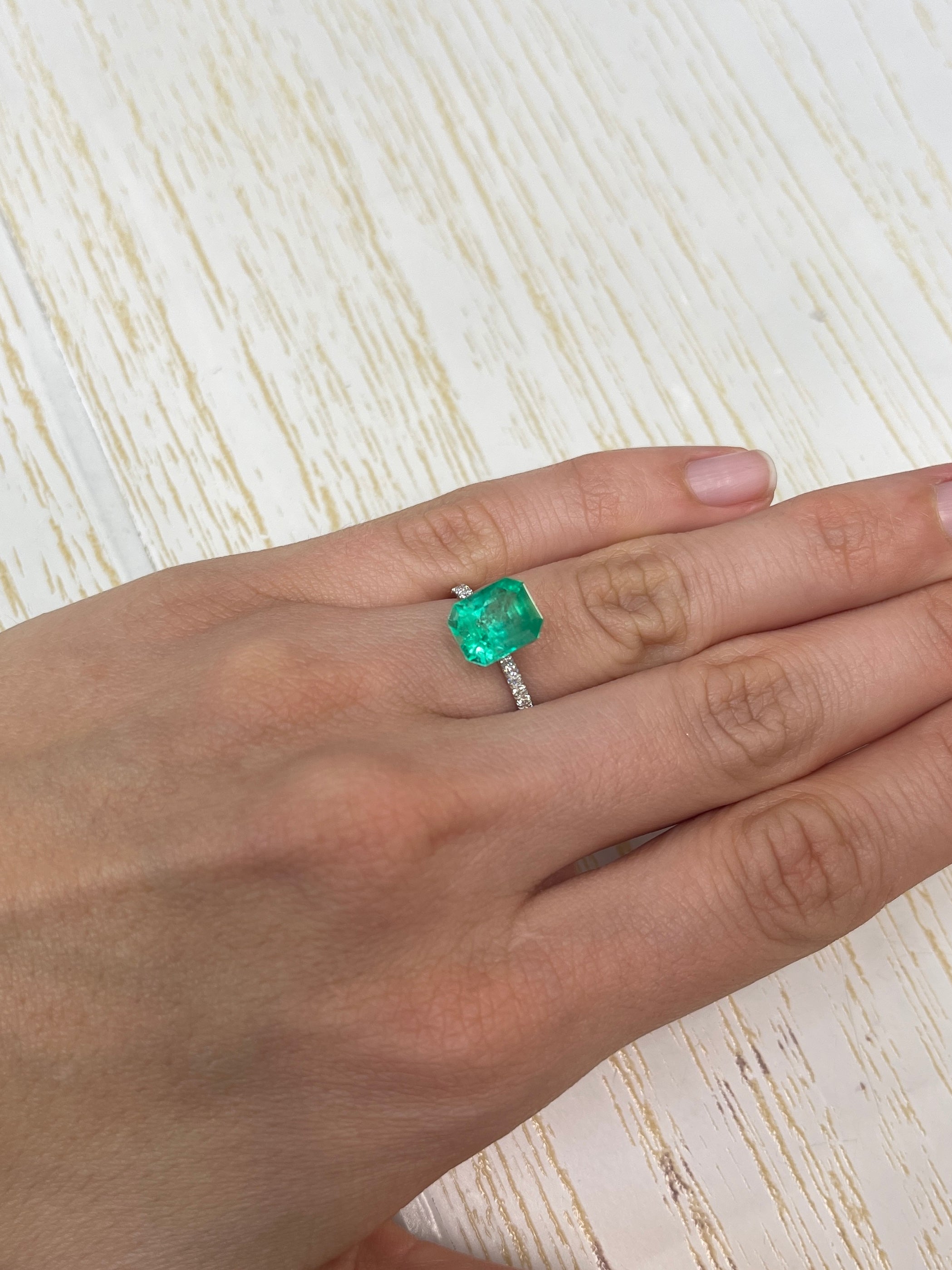 3.09 Carat 10x8mm Electric Yellowish Colombian Emerald - Emerald Cut Gemstone for Engagement Rings & Fine Jewelry | Natural Green Birthstone for May | Perfect Gift for Anniversary & Special Occasions