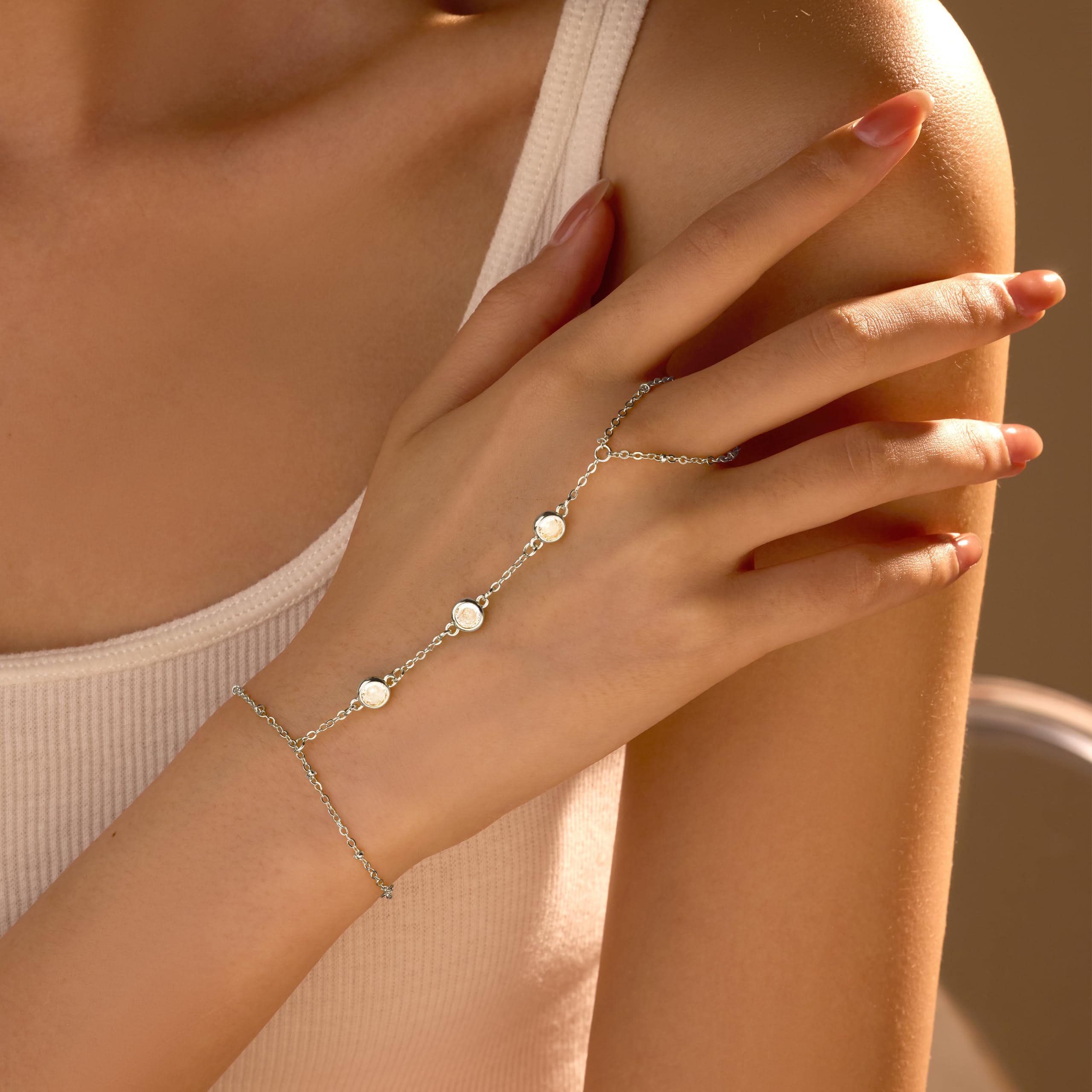 Trendy Adjustable Gold Rhinestone Hand Chain Bracelet Ring for Women - Elegant Hand Jewelry Gift for Parties, Weddings & Special Occasions