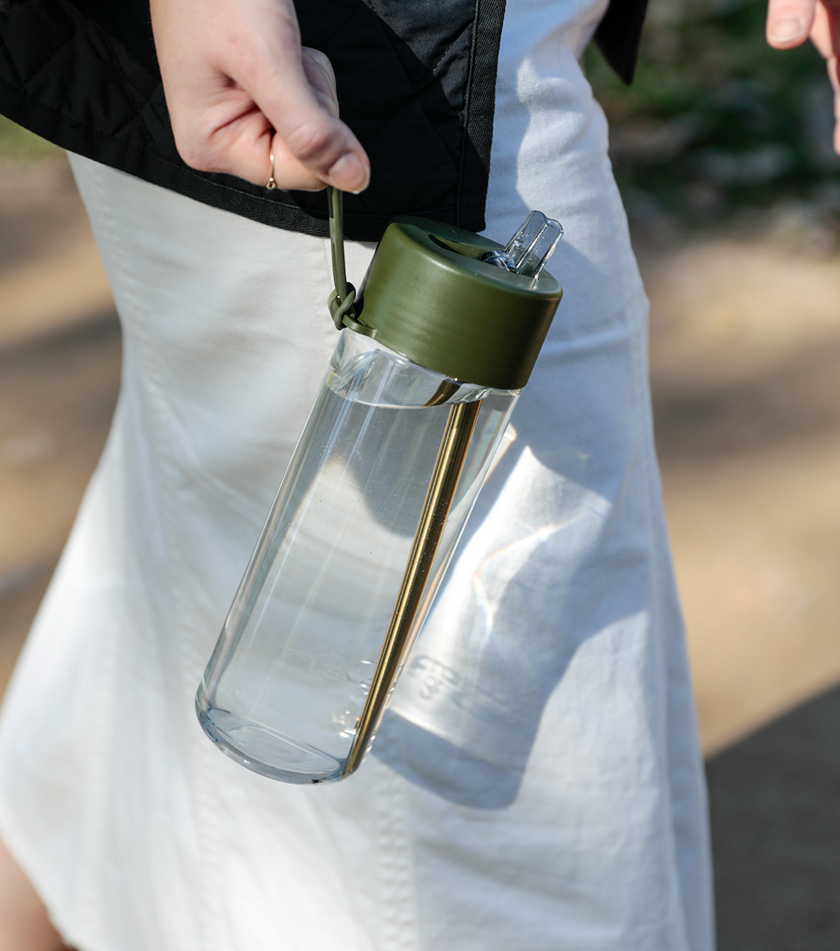Customizable 25oz (740ml) Reusable Water Bottle - Eco-Friendly, BPA-Free, Leak-Proof for Gym, Hiking & Everyday Use