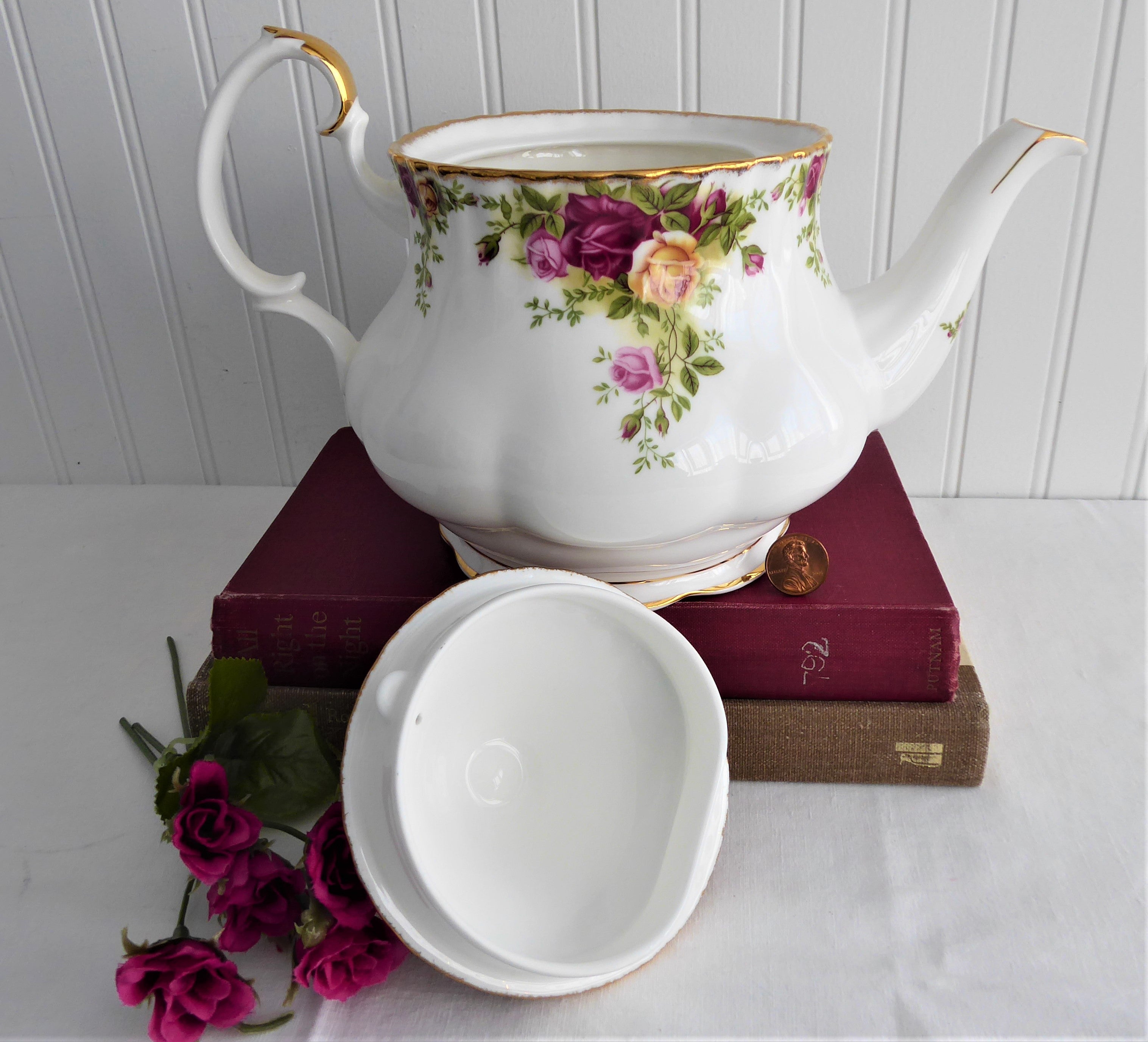 Vintage Royal Albert Old Country Roses Large Teapot - 48oz English Porcelain Teapot (1974-1992) | Perfect for Afternoon Tea, Bridal Showers & Collectible Display