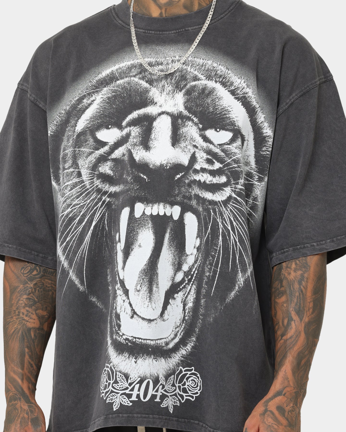 404 Pantheress Vintage Graphic T-Shirt - Charcoal Grey Cotton Tee for Men & Women | Retro Streetwear, Casual Outfits & Music Festival Fashion