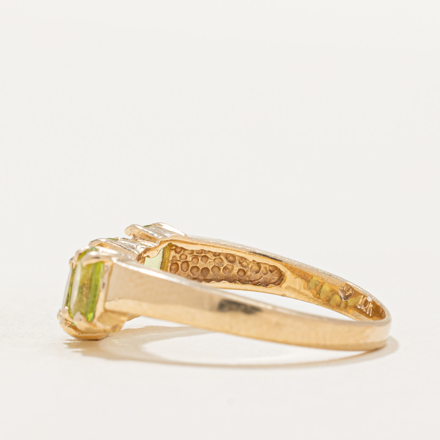 Peridot Chevron Ring - 1.00 Carat Total Weight (CTW) - Size 6 - Dainty Birthstone Jewelry for August, Women's Fashion Statement Ring for Everyday Wear & Special Occasions