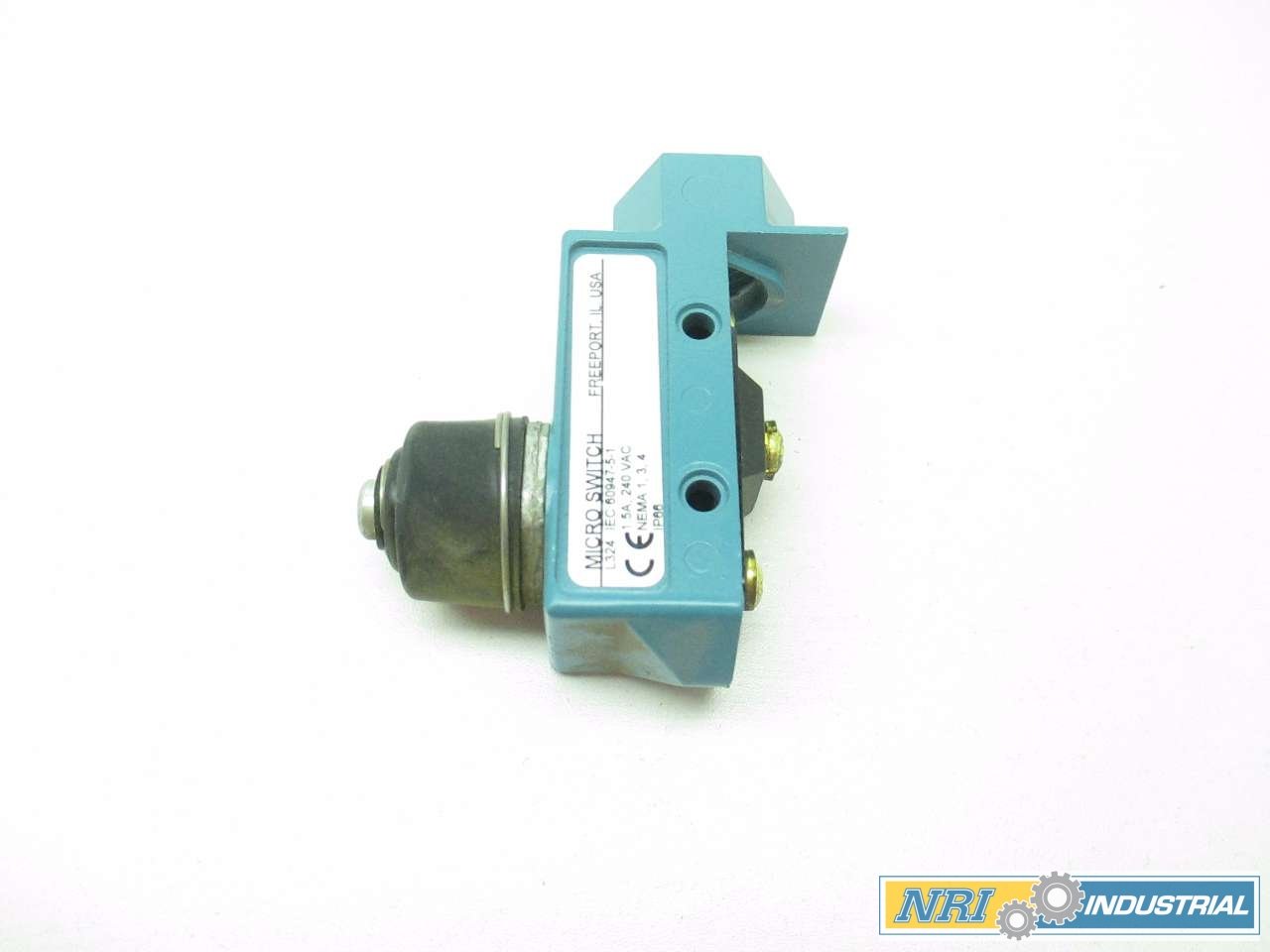 Honeywell BZE6-2RN Micro Switch 240V AC 1.5A Limit Switch D498763 - Perfect for Industrial Automation, HVAC Systems, and Appliance Safety Controls