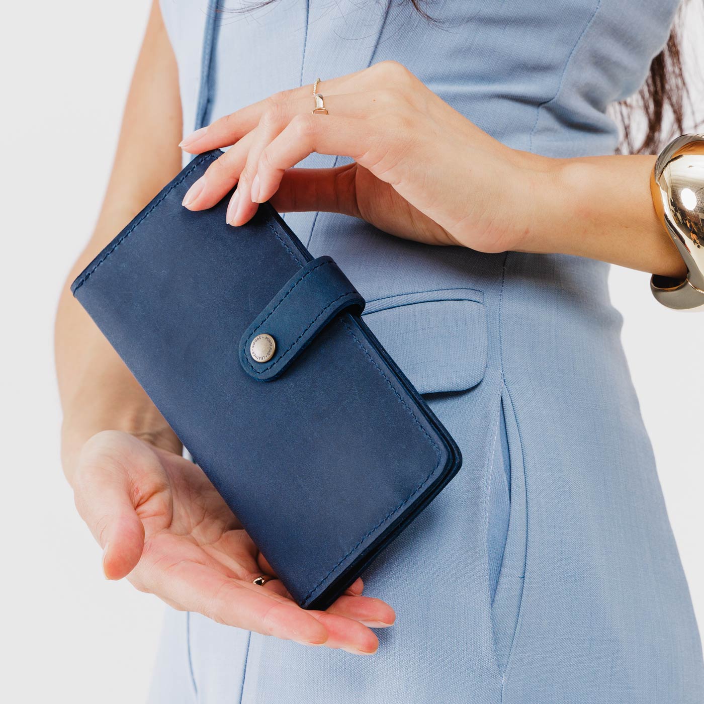 Women's Genuine Leather Bifold Wallet with RFID Blocking - Slim & Stylish for Everyday Use, Travel, and Business