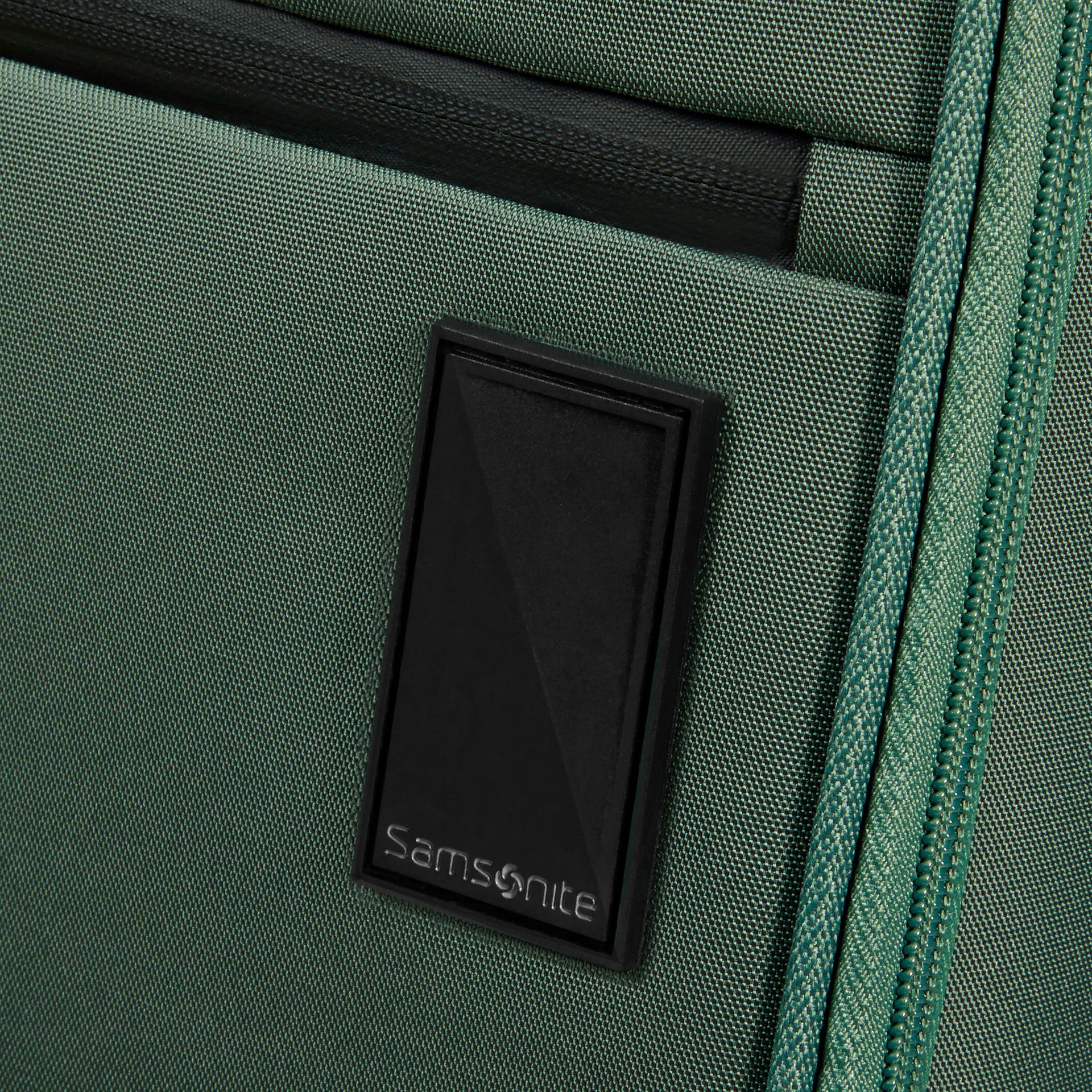Samsonite Vaycay Carry-On Luggage - Lightweight Spinner Suitcase for Travel | Perfect for Weekend Getaways & Business Trips