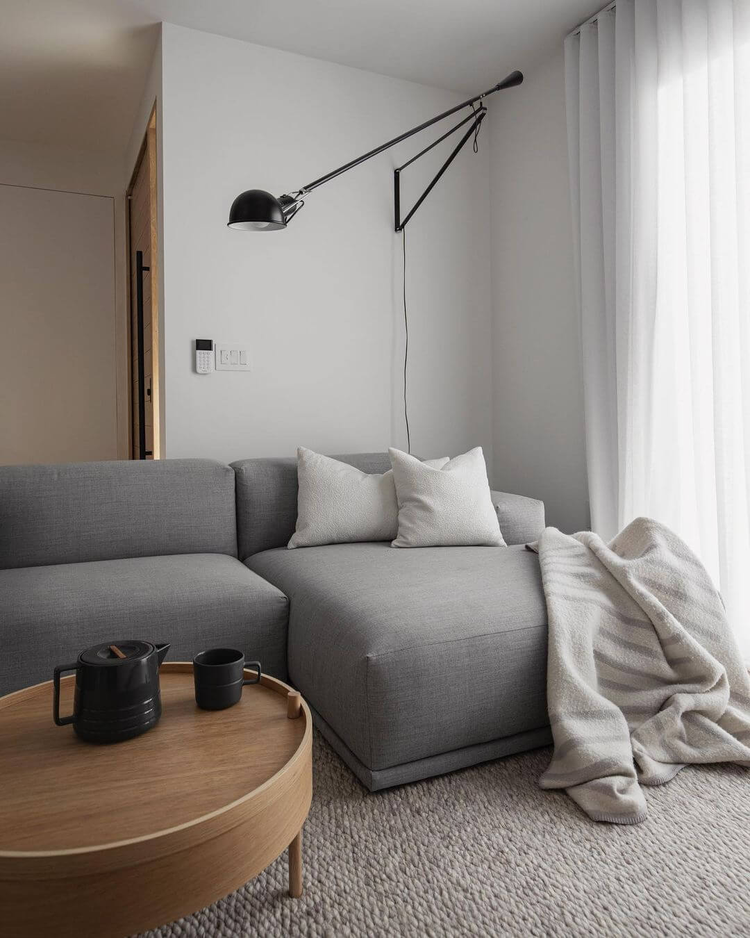 Plug-in Wall Sconce with Long Arm - Modern Adjustable Reading Light for Bedroom, Living Room & Office - Energy Efficient LED Wall Lamp for Home Decor