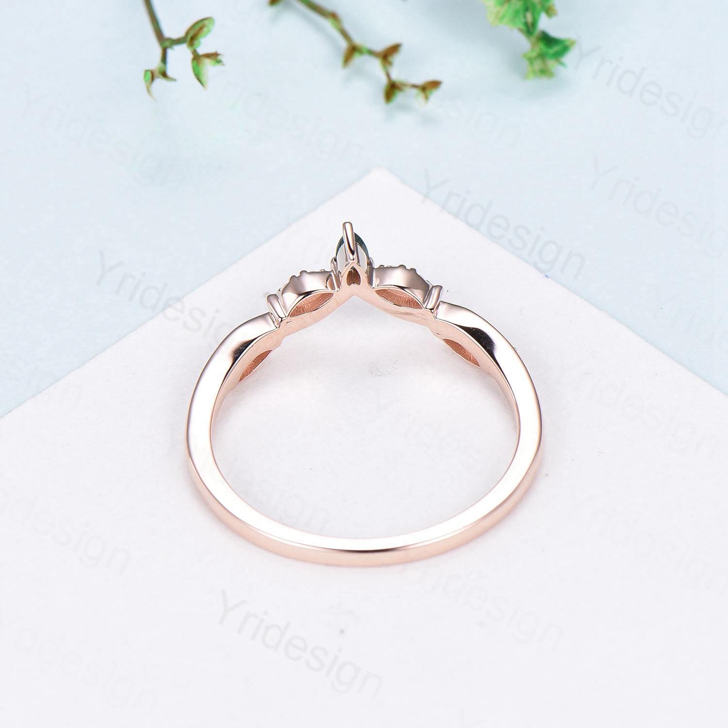 14K Rose Gold Curved Moss Agate Wedding Band with Moissanite Diamonds - Teardrop Green Agate Stacking Ring for Women, Anniversary Gift, Perfect for Bridal Jewelry & Special Occasions