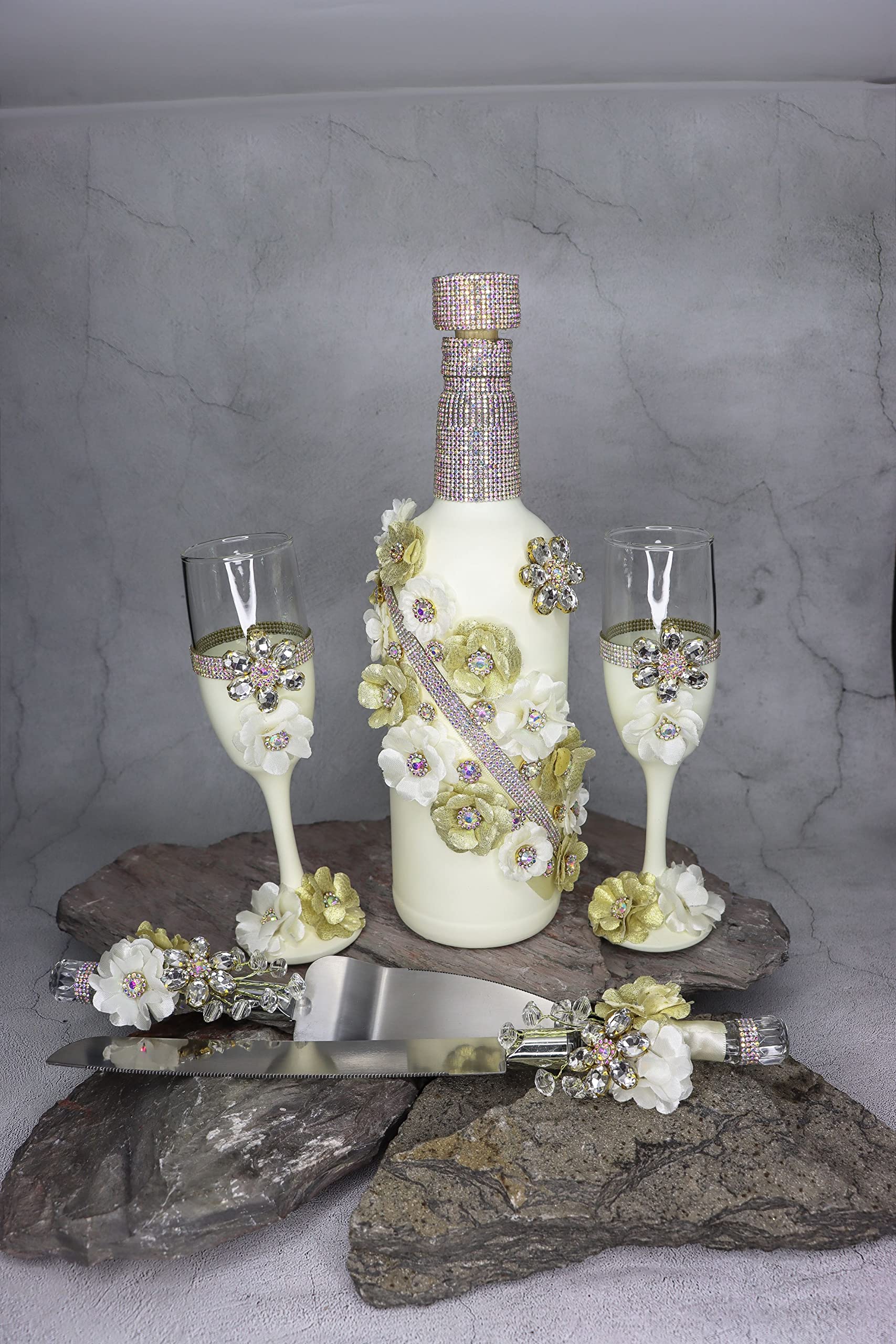 Elegant Royal Blue & Gold Champagne Glasses Set for Quinceañera, Sweet 16, Weddings & Special Celebrations - Perfect for Toasting & Party Decor