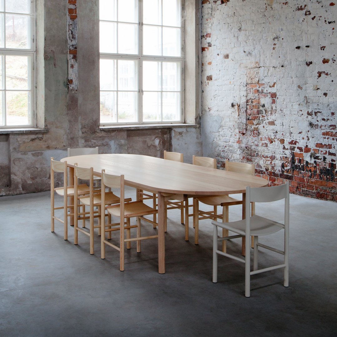 Stylish Oval Dining Table - Modern & Durable for Home, Kitchen, or Office | Perfect for Family Gatherings & Dinner Parties