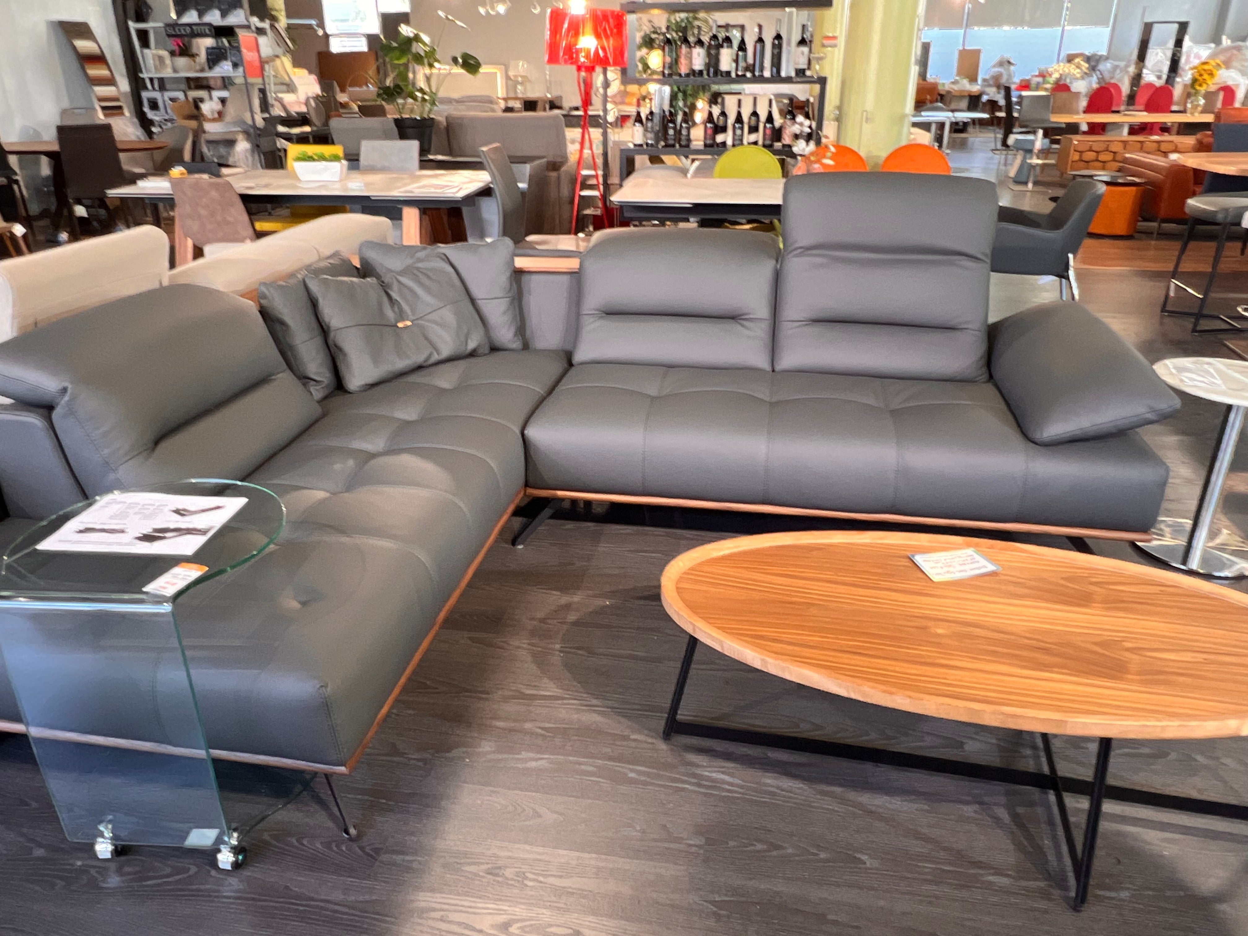 INCANTO I734 Genuine Leather Sectional Sofa with Walnut Wood Accents - Modern Living Room Furniture for Home Theater & Family Gatherings