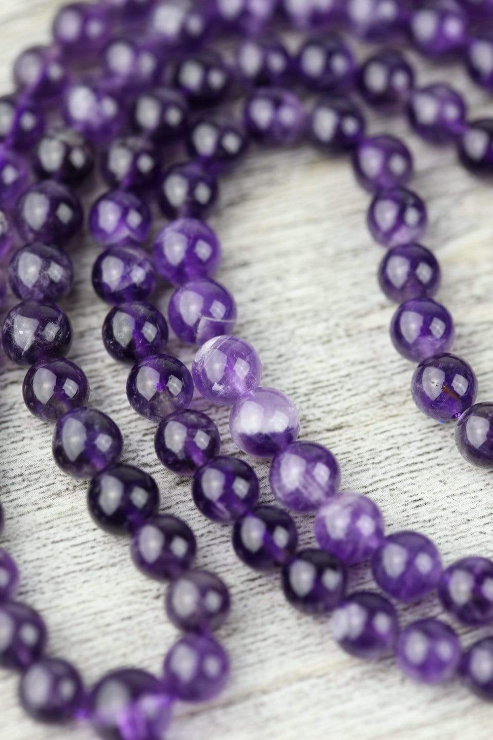 Amethyst Mala Beads for Meditation, Yoga & Spiritual Growth – 108 Healing Gemstone Prayer Necklace for Mindfulness & Positive Energy