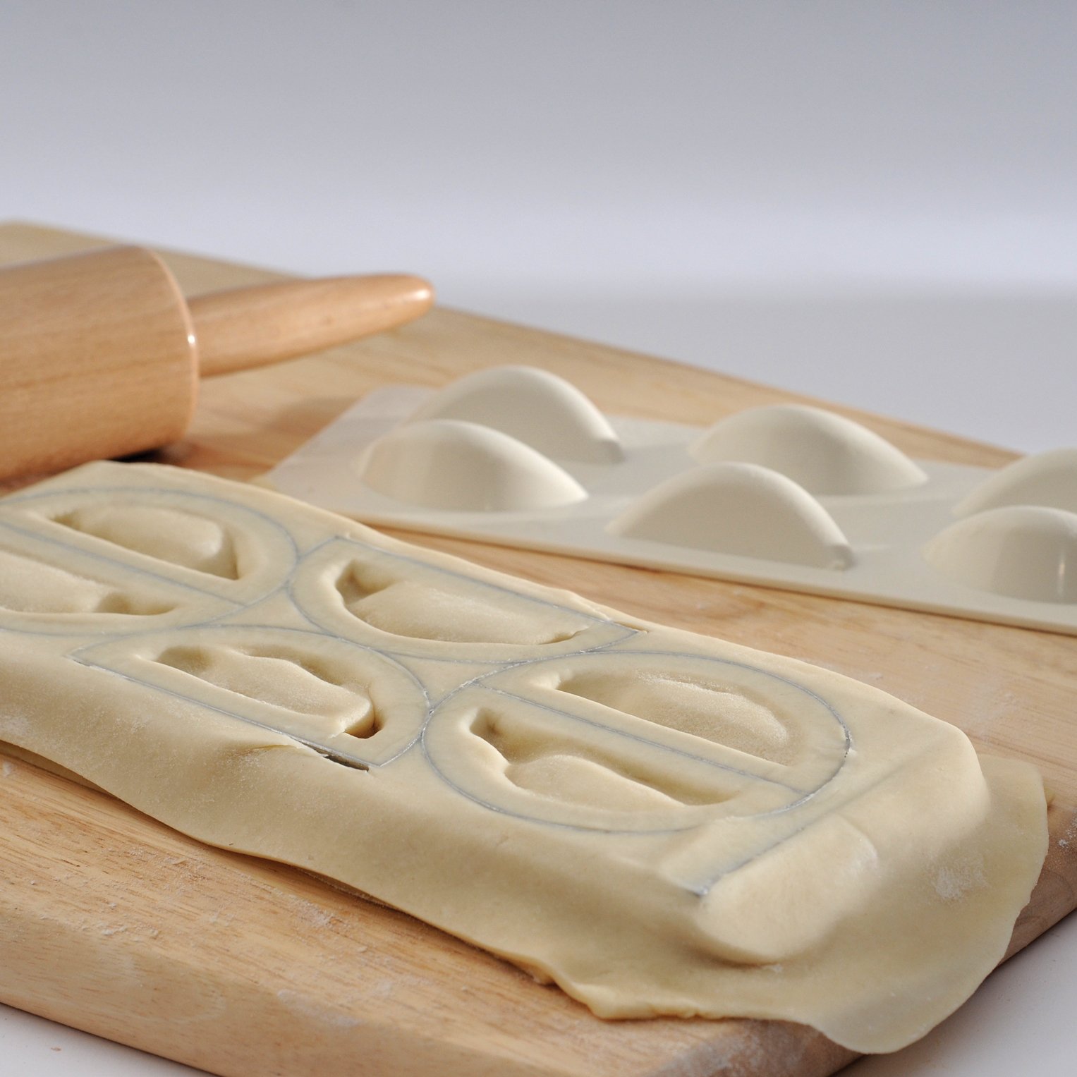 Norpro Pierogi Maker with Plastic Press - 7 oz Dough Press for Homemade Dumplings, Perfect for Polish, Ukrainian & Russian Cuisine - Great for Family Cooking & Holiday Meals