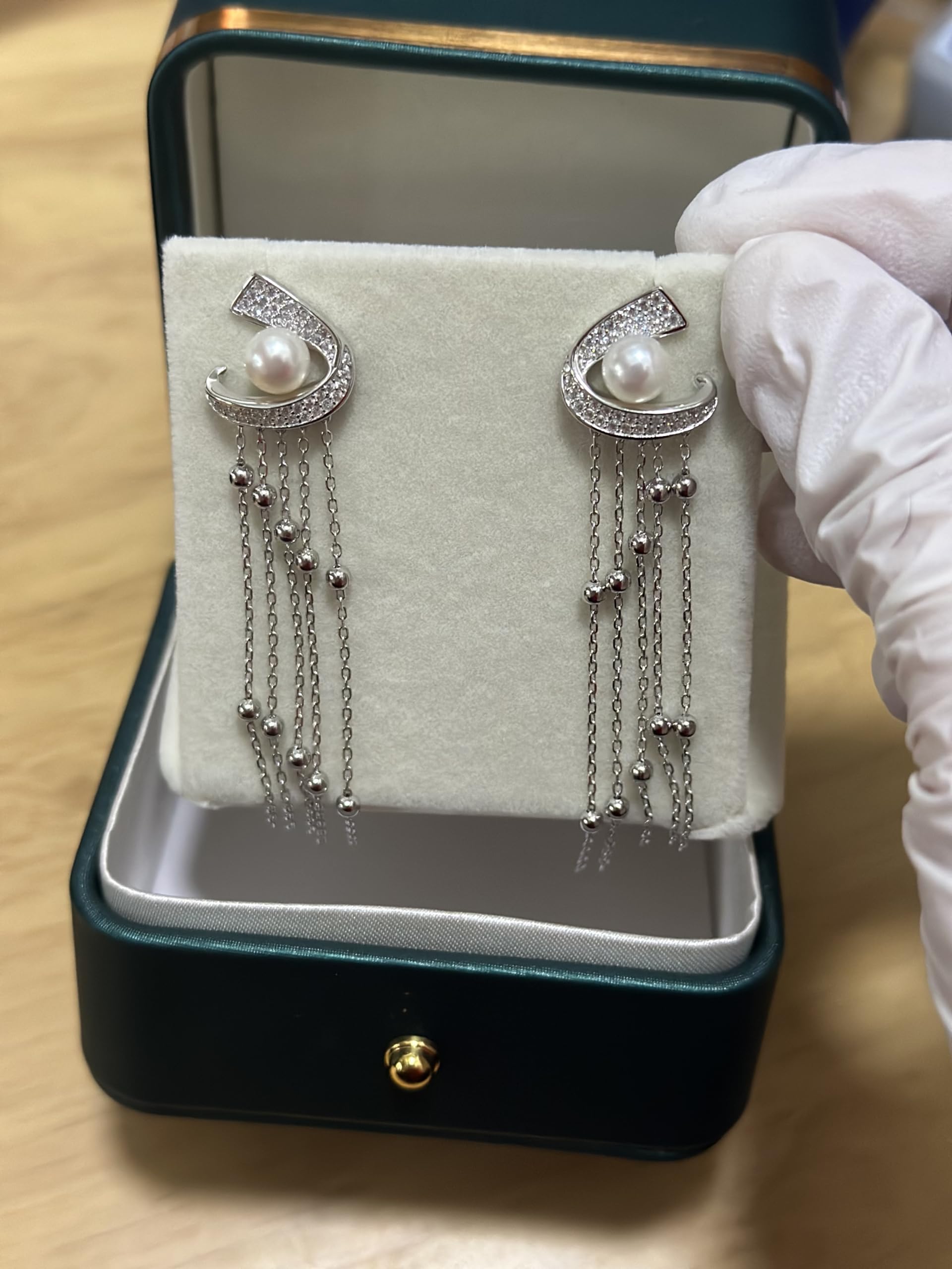 Exquisite Pearl Earrings for Women - Elegant Jewelry Gift for Wife, Girlfriend, Mom - Perfect for Birthday, Anniversary, Christmas, Valentine's Day & Mother's Day - Ideal for Weddings, Parties & Special Occasions