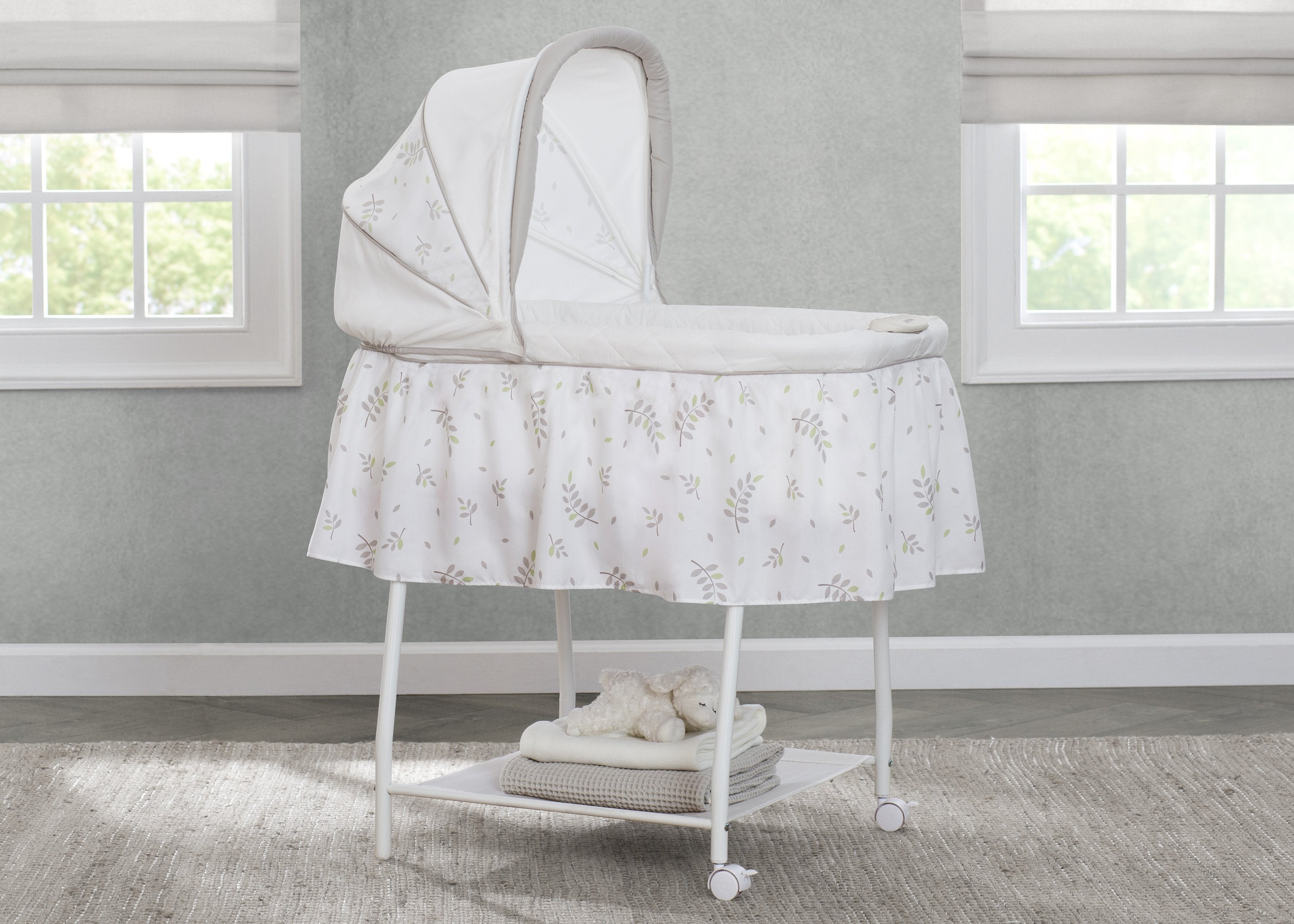 Silent Auto Gliding Bassinet for Newborns - Ultra Quiet Baby Crib with Smooth Motion - Perfect for Nursery, Bedroom & Travel