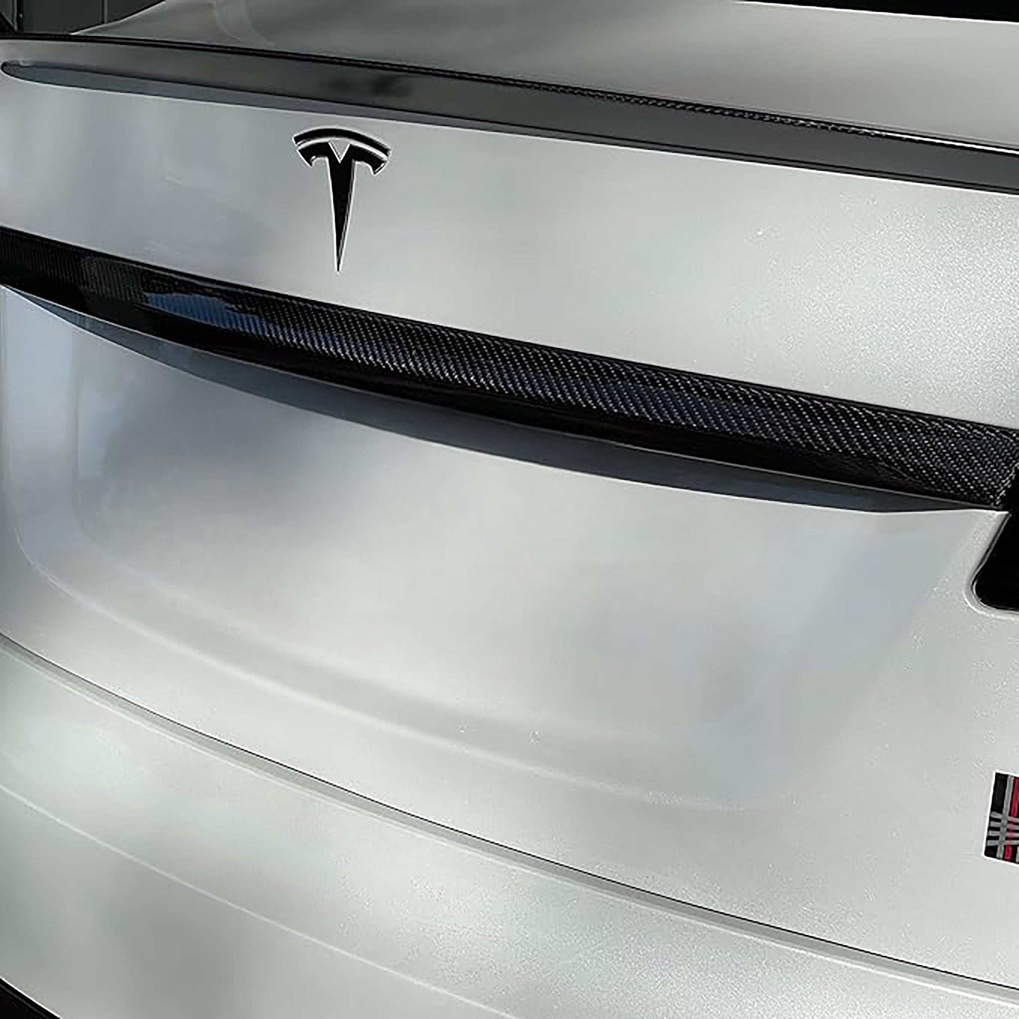 Premium Real Carbon Fiber Tailgate Trim Cover for Tesla Model S 2021-2025 | Durable & Stylish Exterior Upgrade | Perfect for Car Enthusiasts & Customization