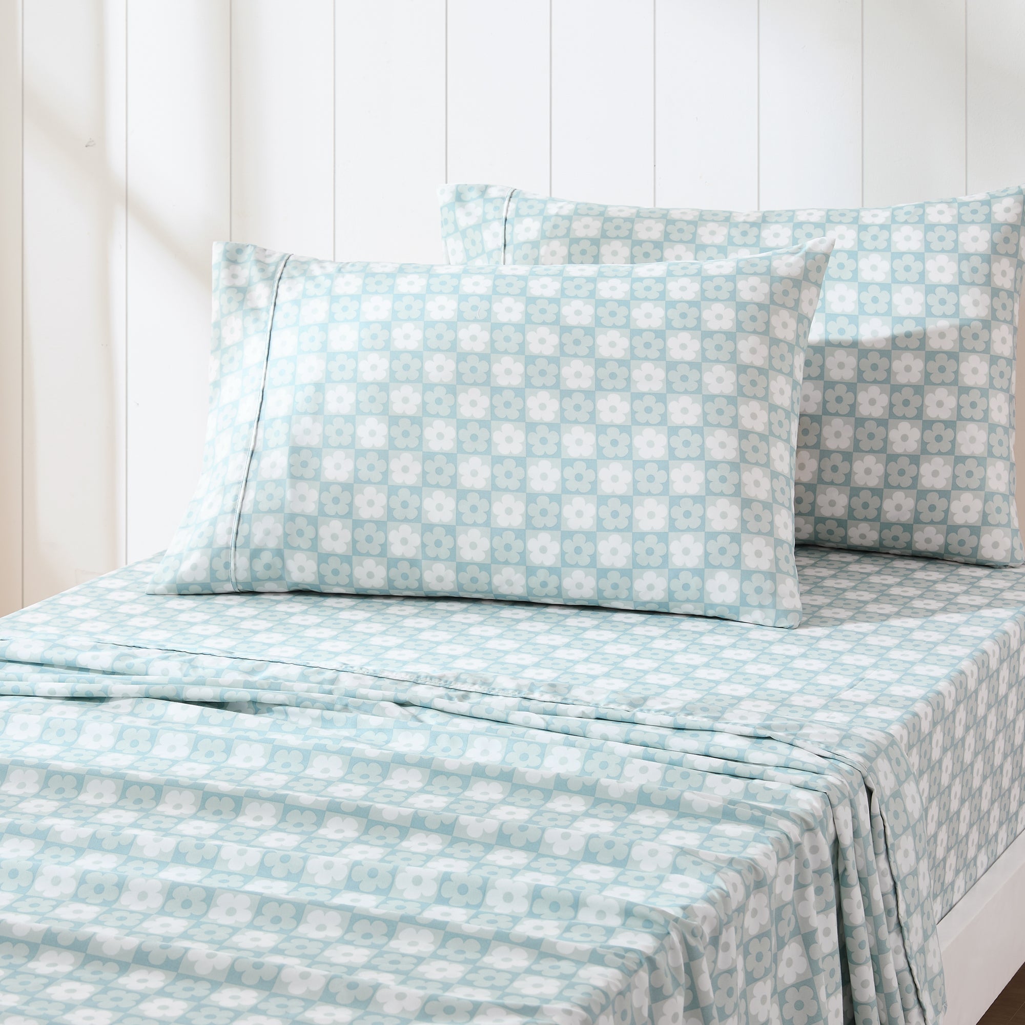 Daisy Checkered Sheet Set - Soft & Breathable 100% Cotton Bed Sheets for Queen Size Bed - Perfect for Spring & Summer Bedding, Home Decor, and Guest Room Essentials